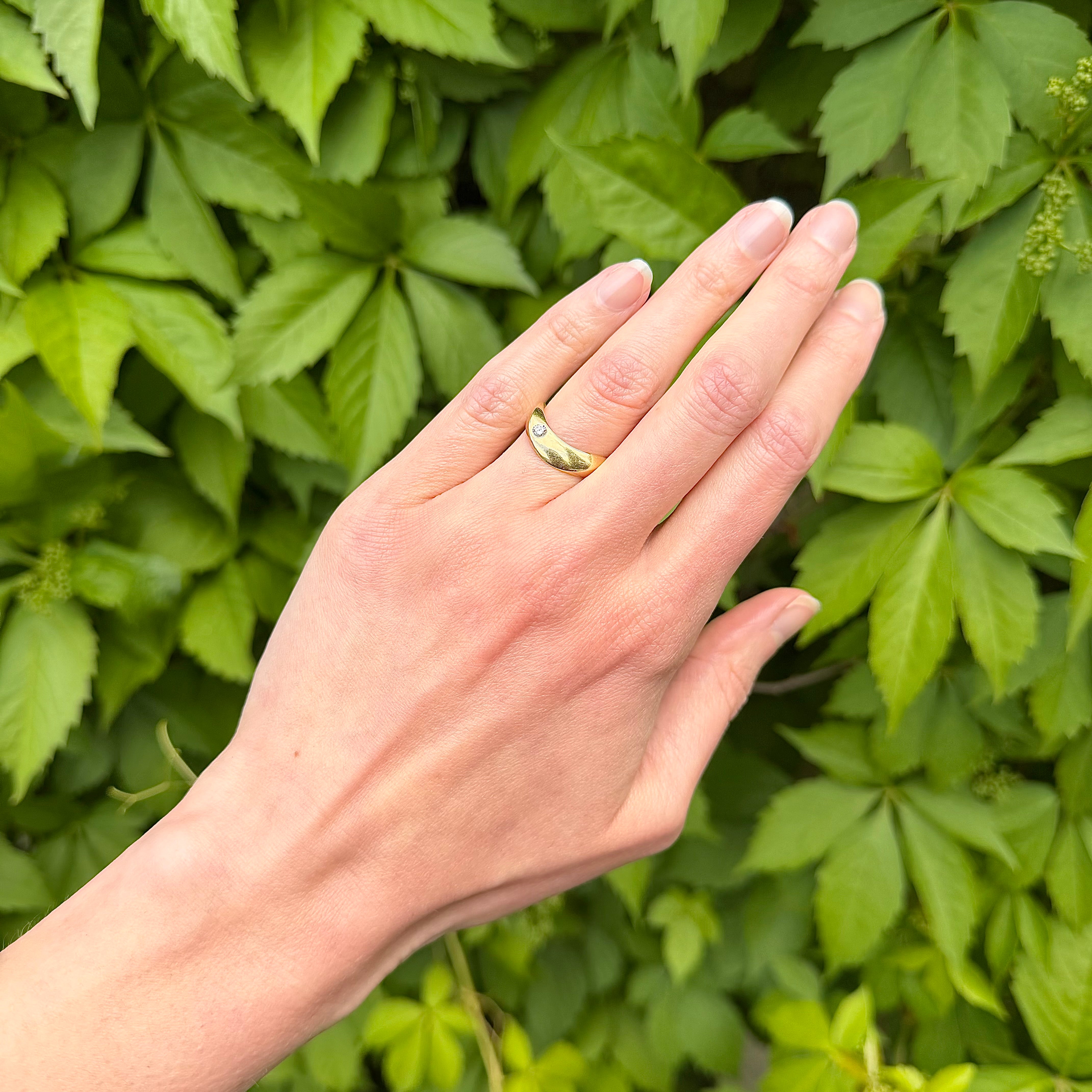 Vintage Mid-Century Diamond 18k Gold Wave Ring
