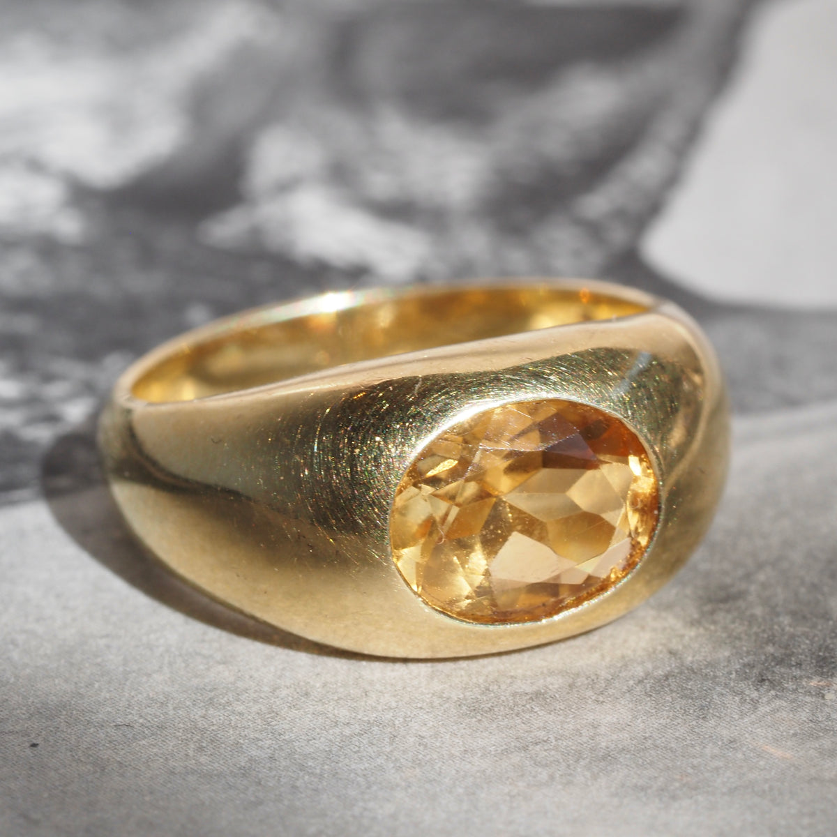 Mid-Century Modern 18k Gold Citrine Dome Signet Ring