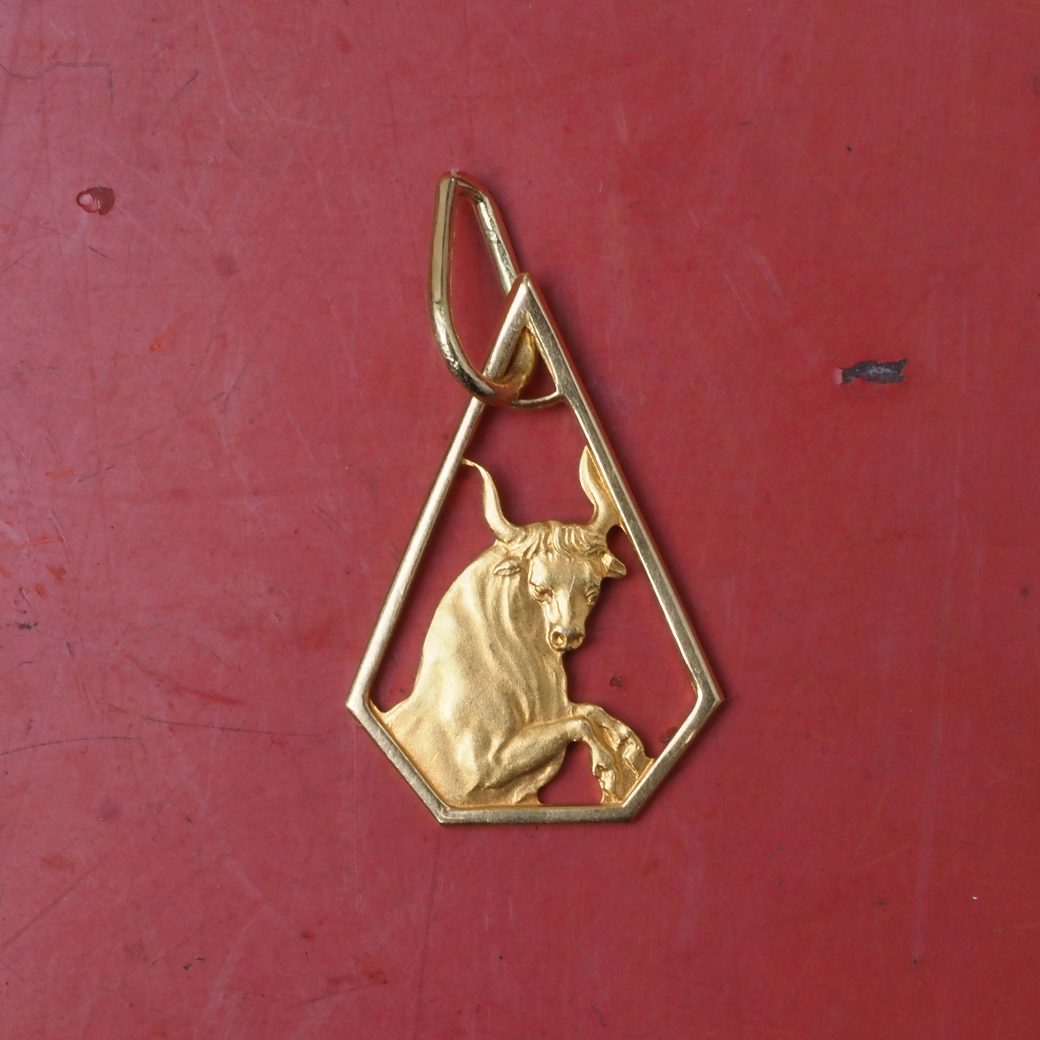 Vintage Taurus 18k Gold Charm Pendant