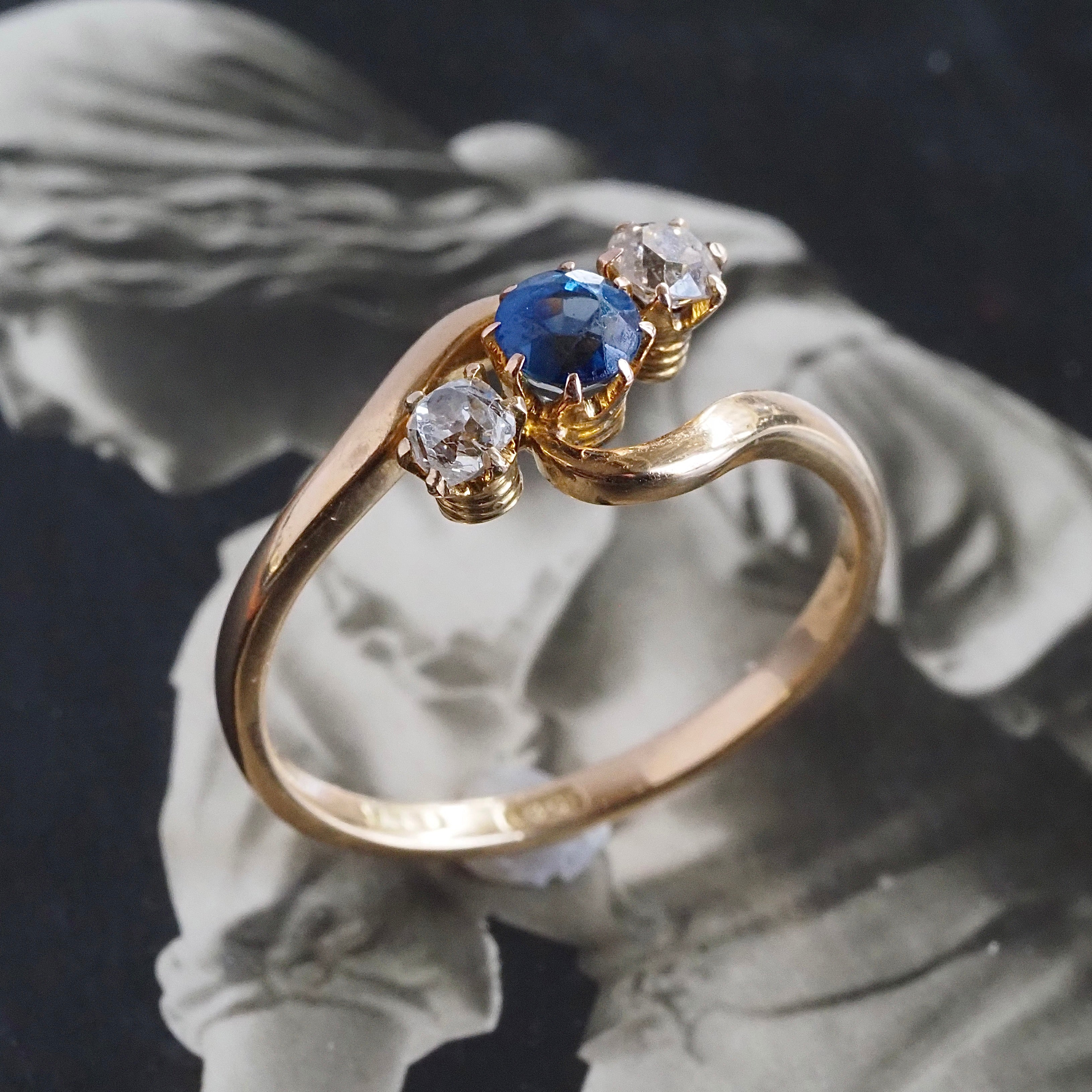 Antique Victorian 18k Gold Sapphire & Old Mine Cut Diamond Trilogy Ring