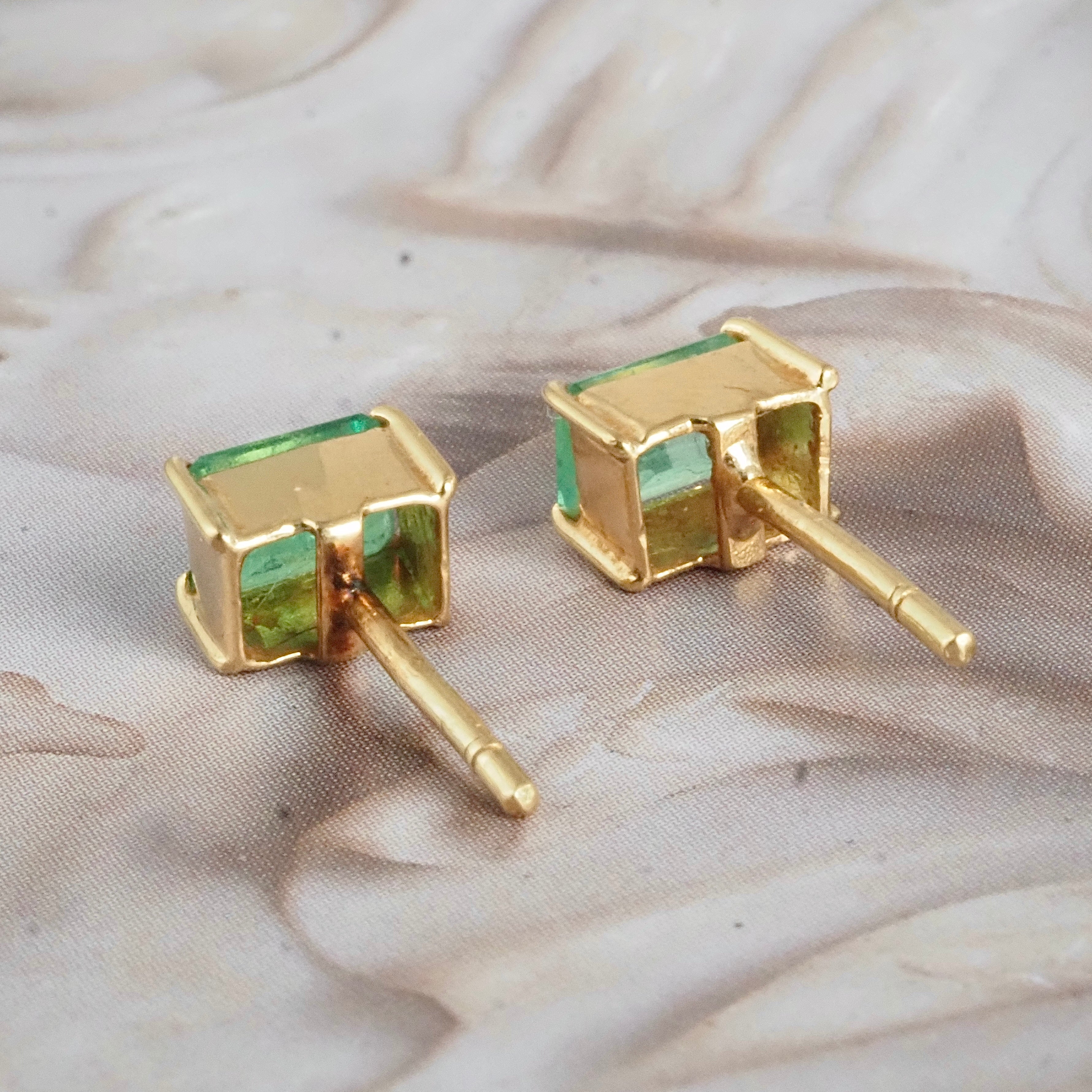 Vintage 18k Gold Emerald Cut Emerald Stud Earrings