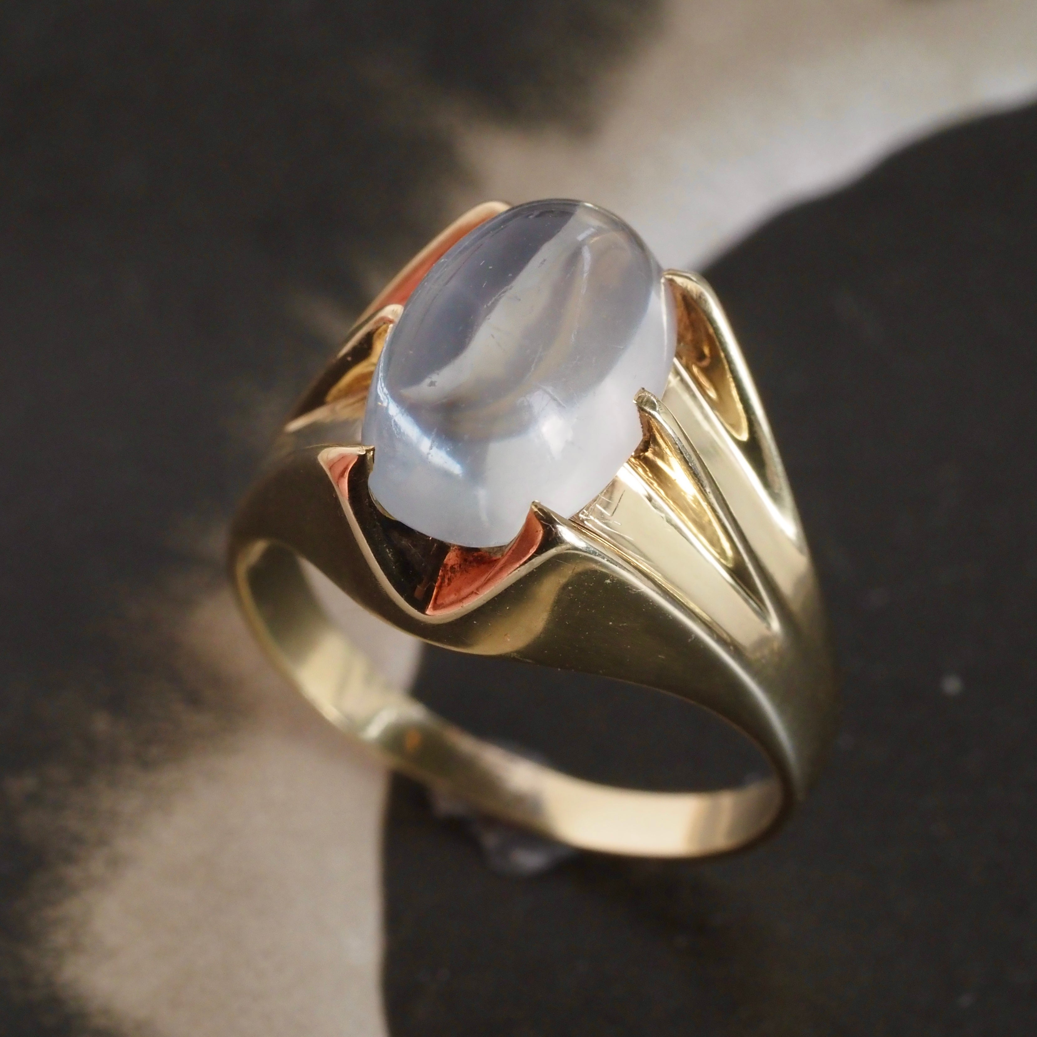 Vintage Moonstone 14k Gold Belcher Set Ring