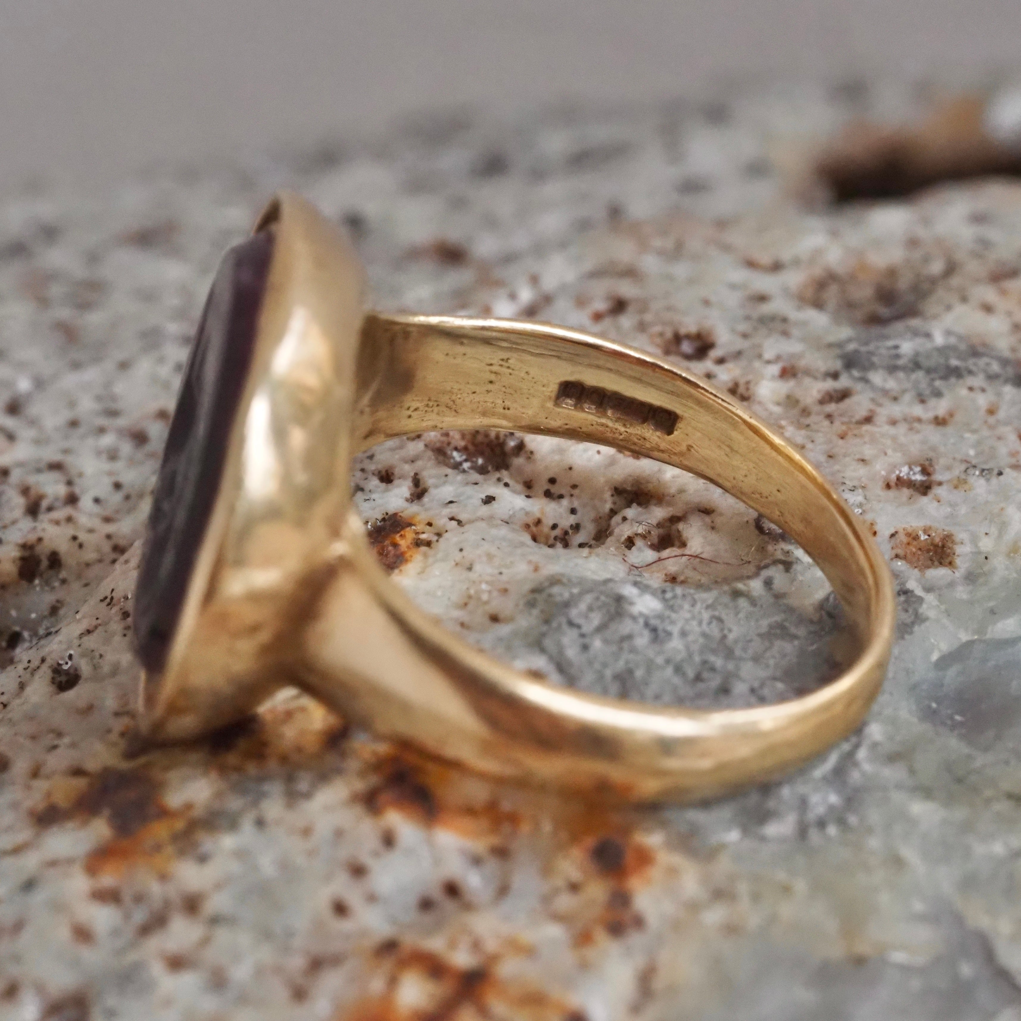 Antique Amethyst Zeus Intaglio in Vintage English 9k Gold Ring