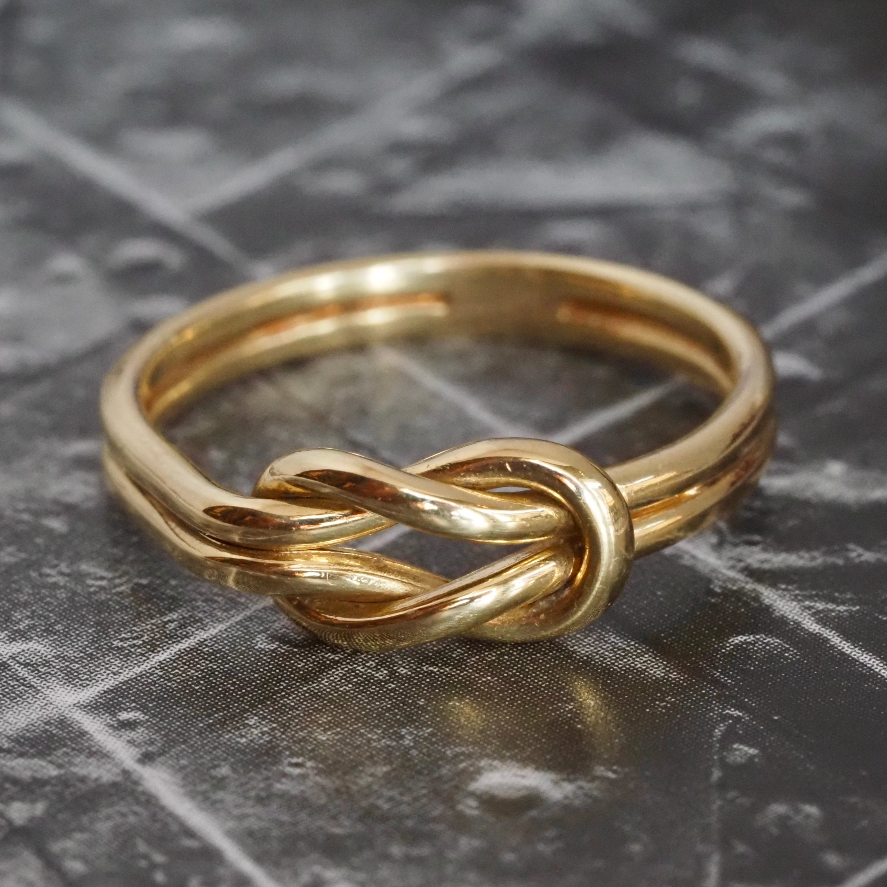 Vintage 18k Gold Knot Ring