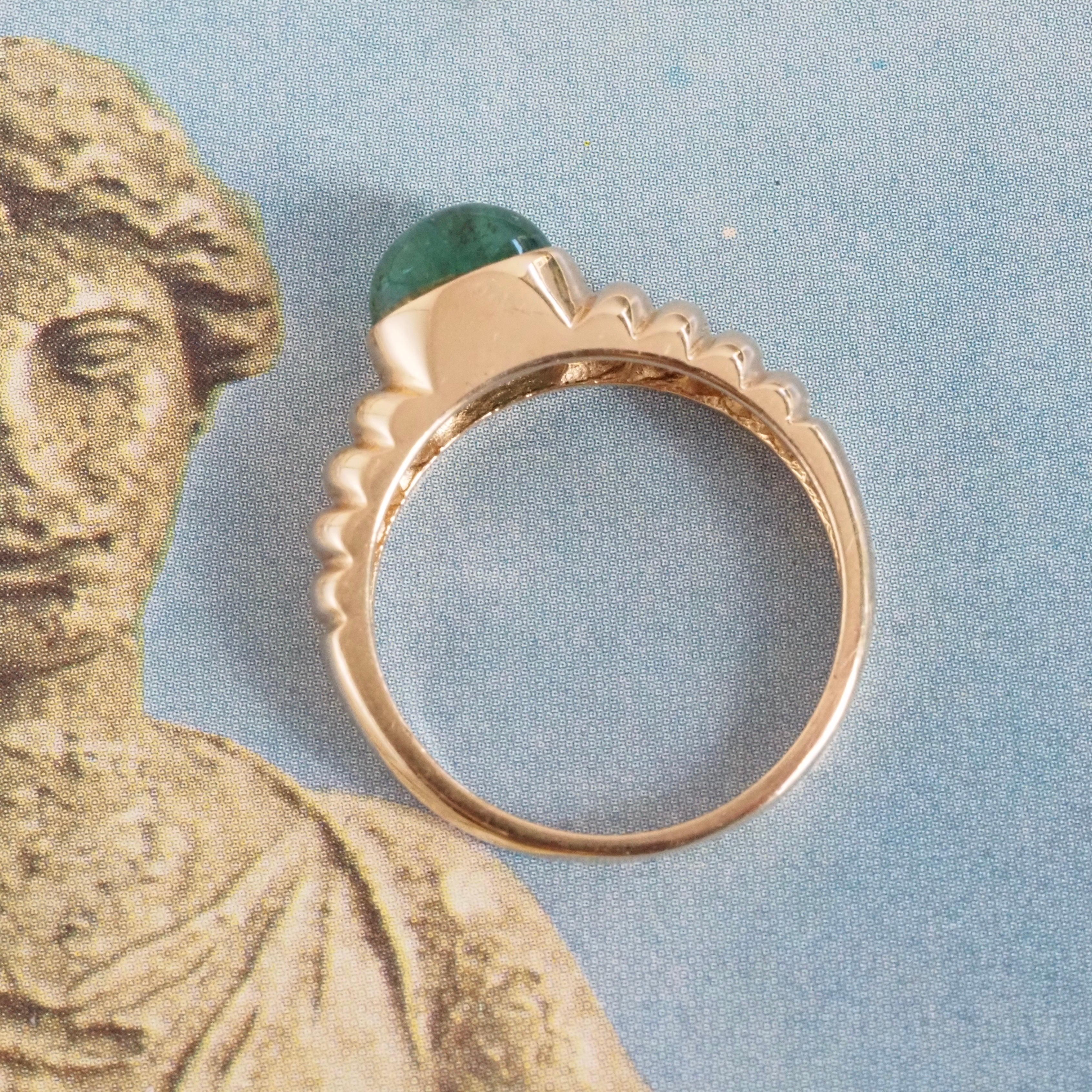 Vintage Bezel Set Cabochon Emerald Ridged 14k Gold Ring