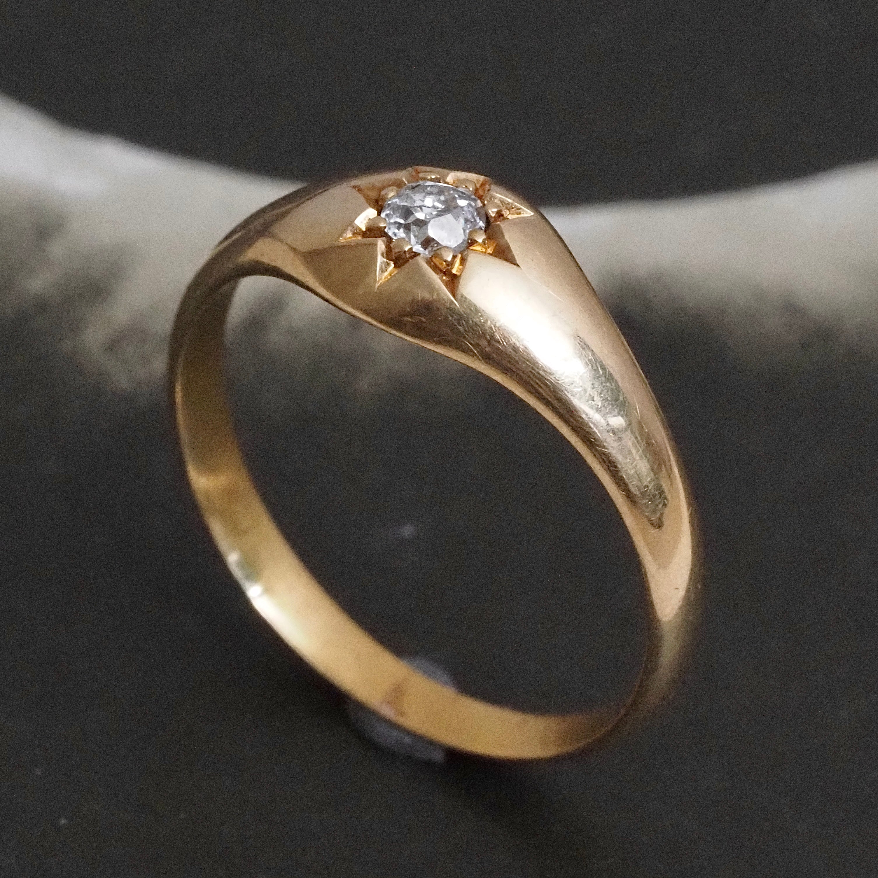 Antique Starburst Flush Set Old Mine Cut Diamond 18k Gold Ring