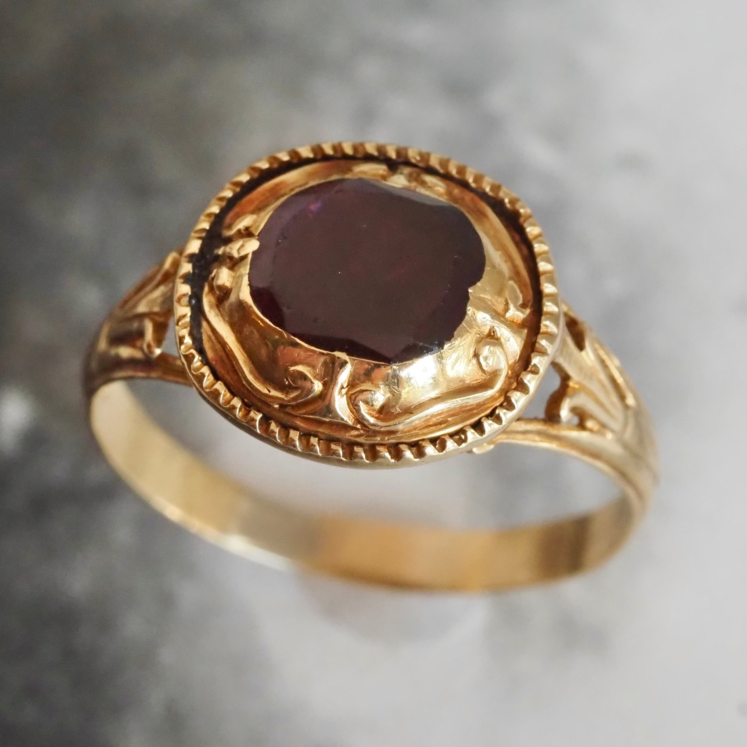 Antique Georgian Almandine Garnet 18k Gold Ring