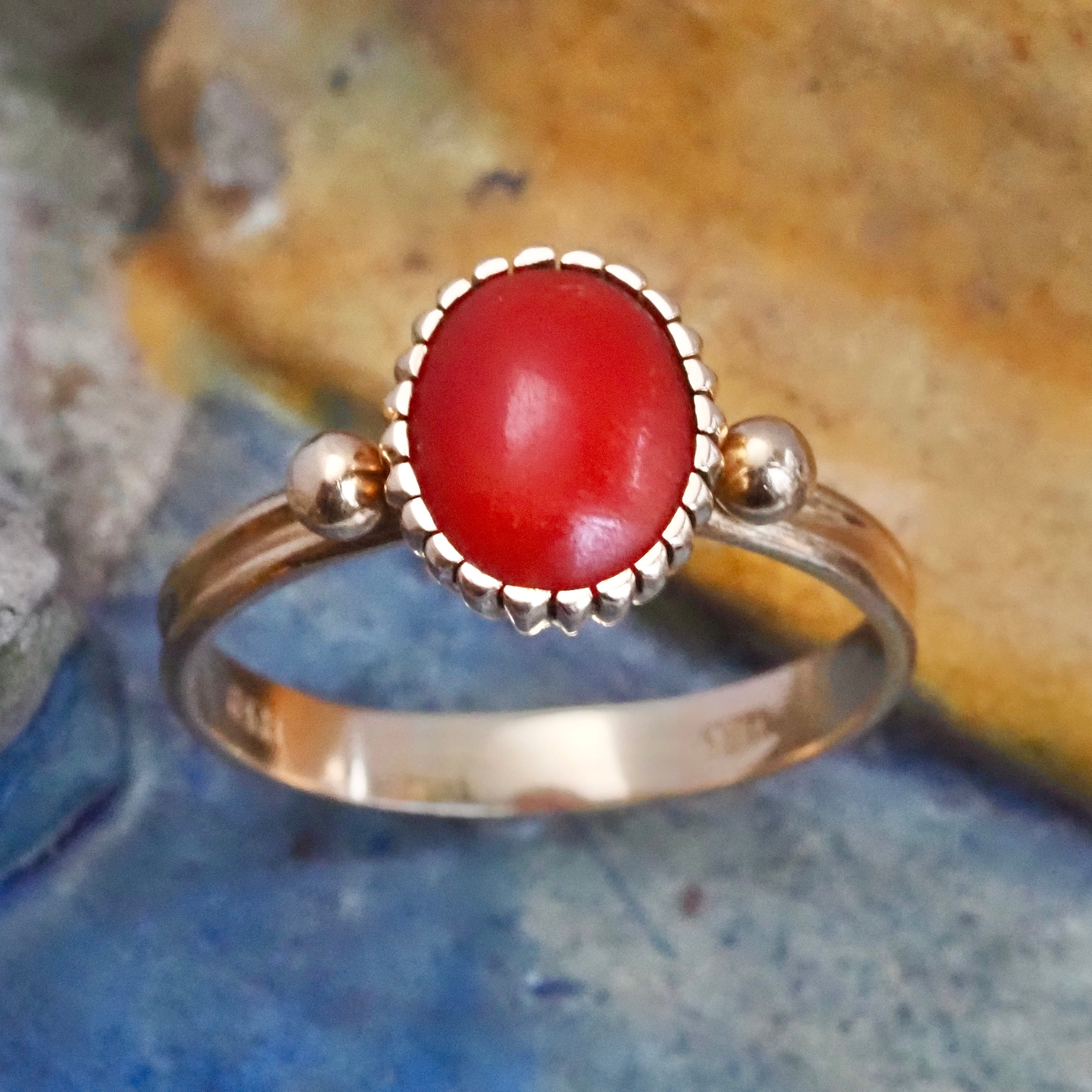 Antique Coral 18k Gold Ring