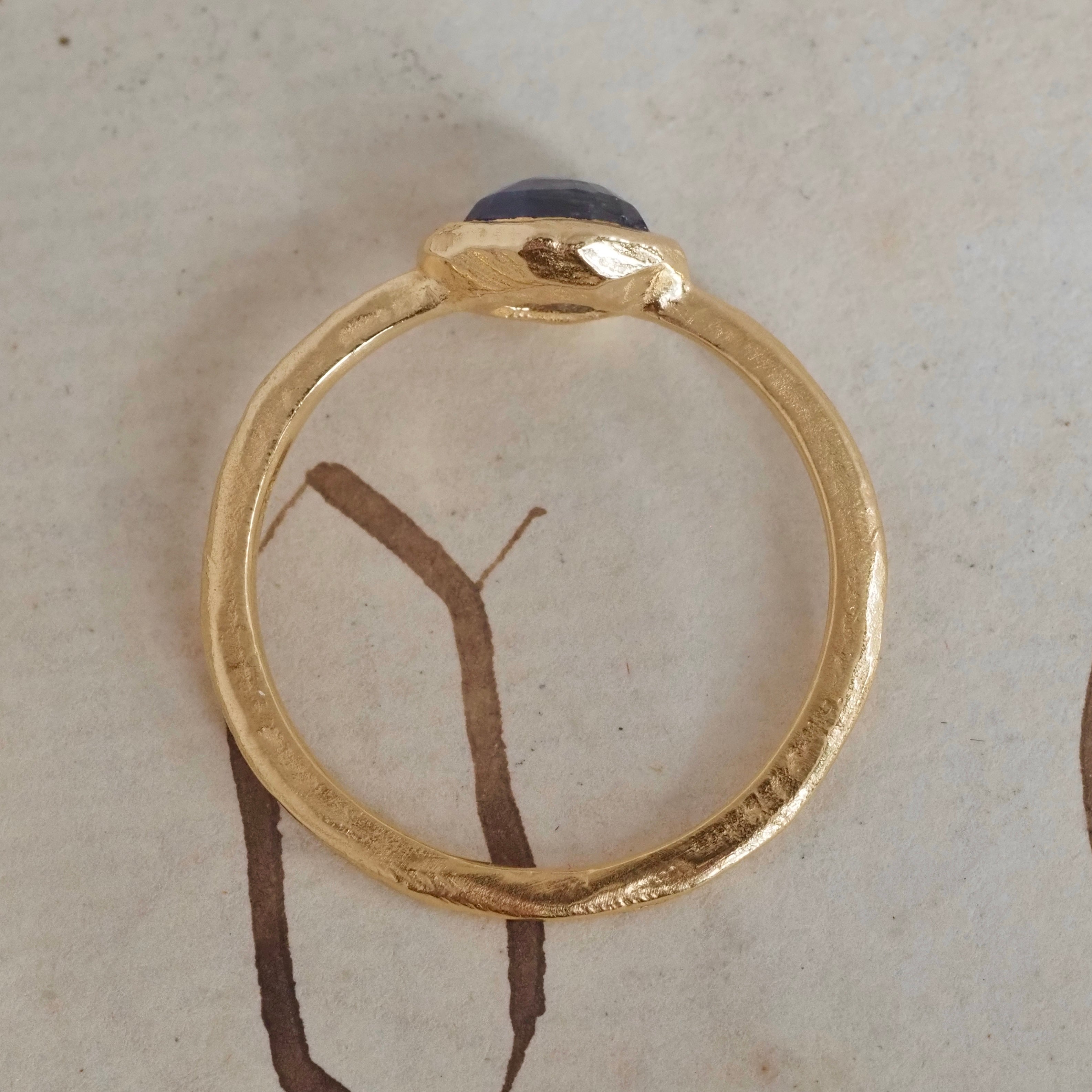 Natural Inverted Sapphire 18k Gold Ring