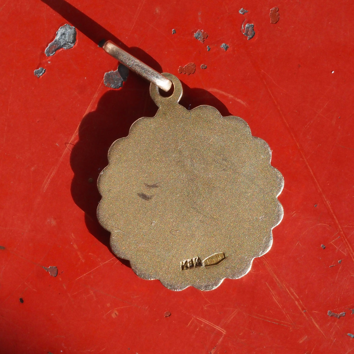 Vintage Sagittarius Scalloped 14k Gold Charm