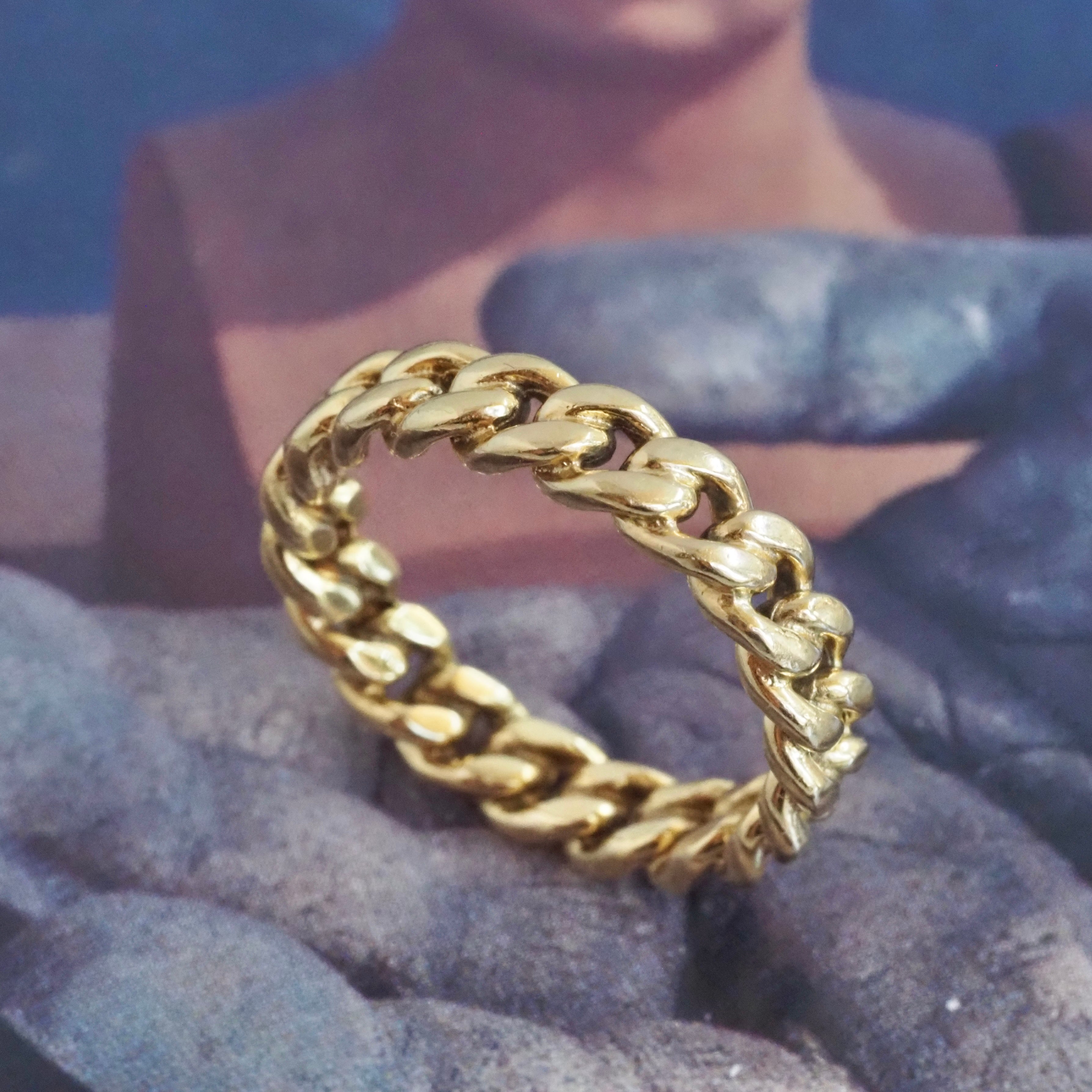 Vintage 18k Gold Curb Chain Ring