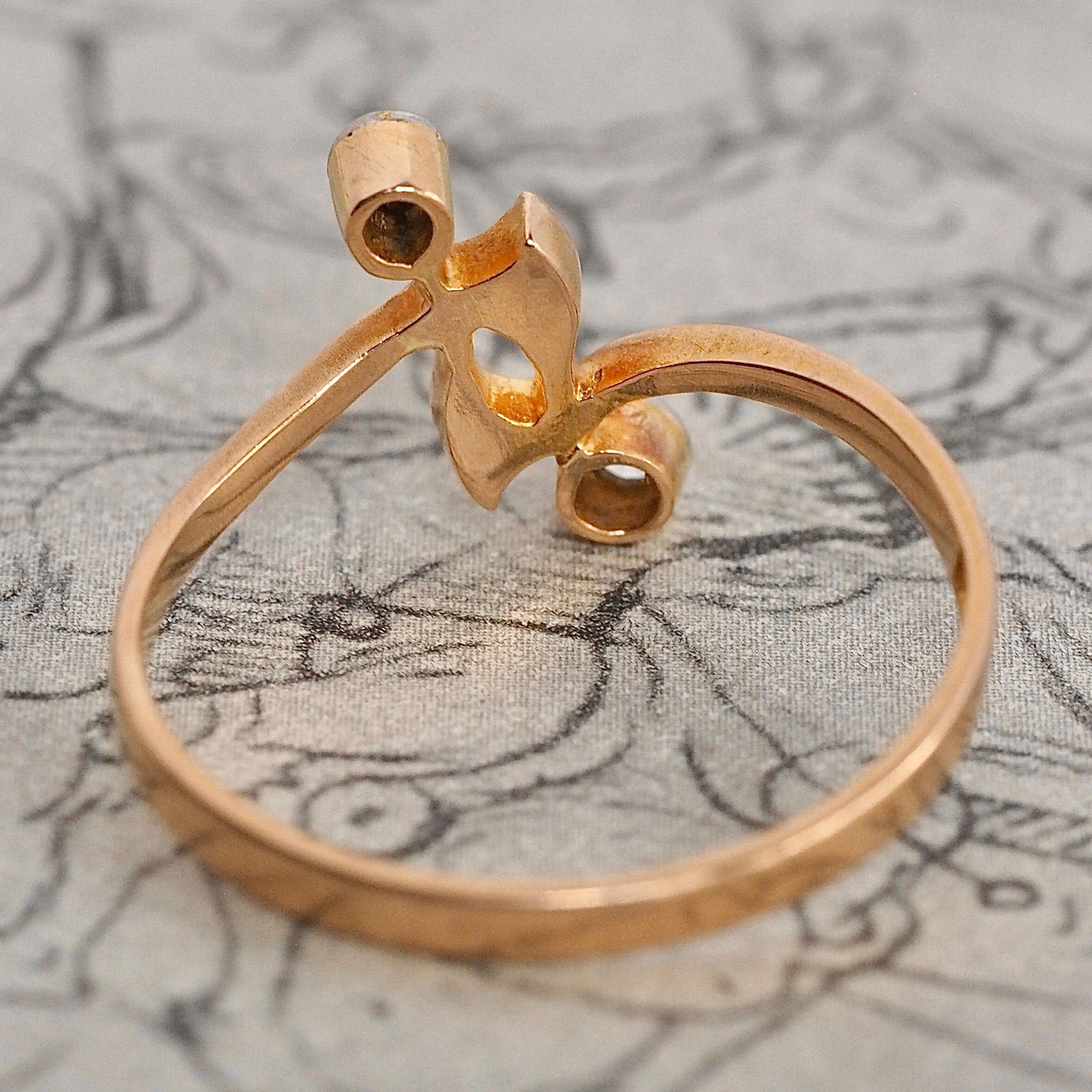 Antique German Art Deco 14k Gold Old Mine Cut Diamond Moi et Toi Ring