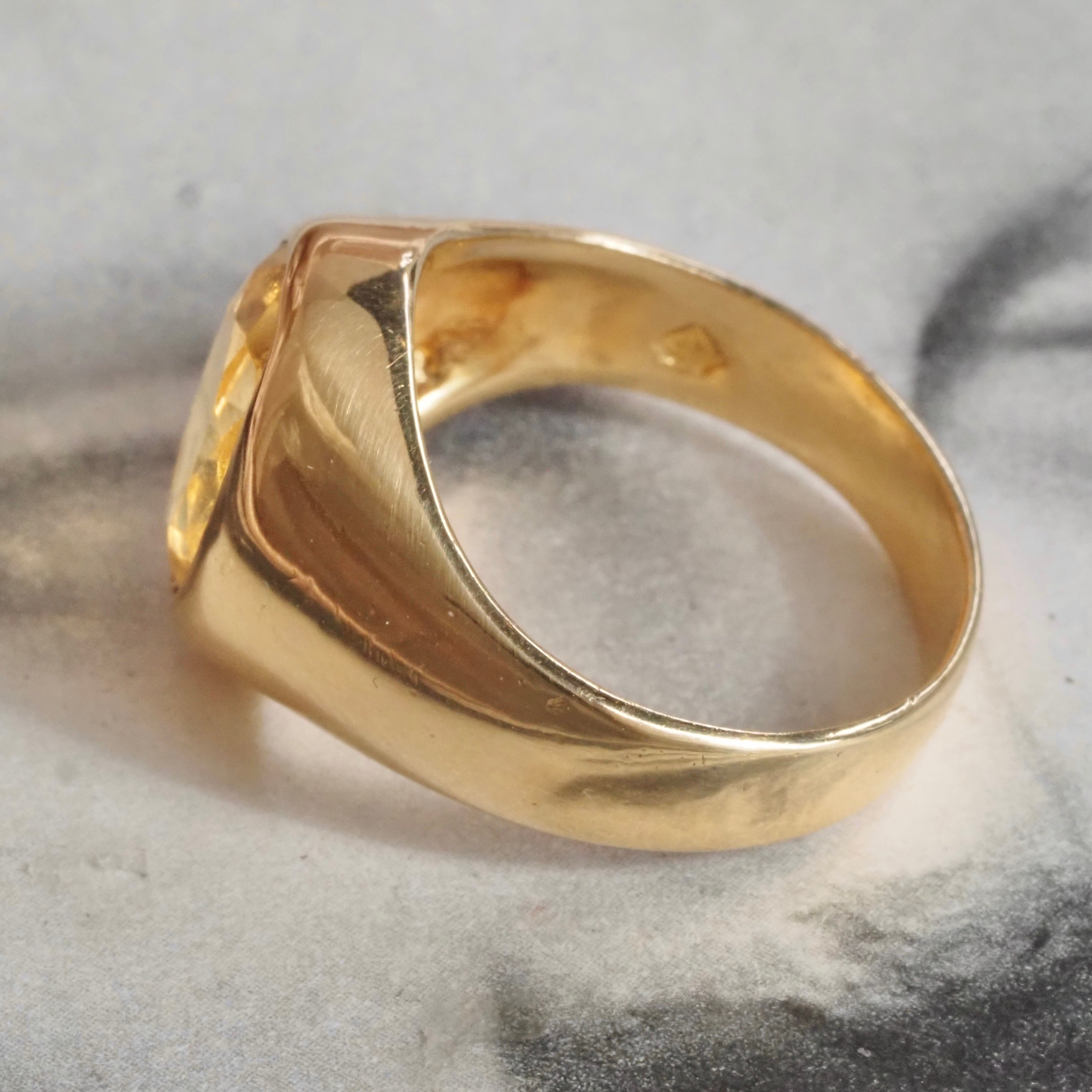 Vintage Citrine 18k Flush Set Signet Ring