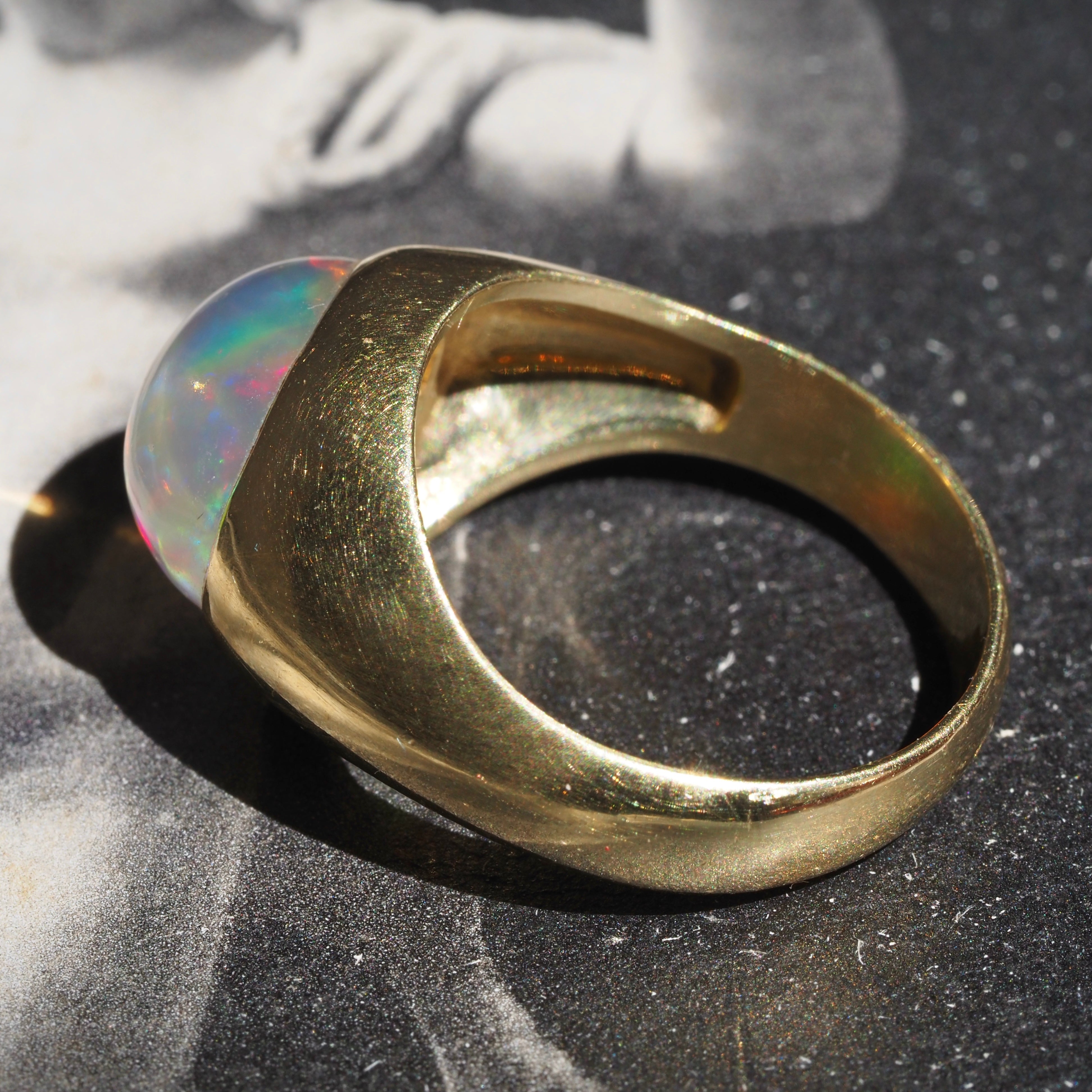 Jelly Opal Cabochon 18k Gold Dome Ring