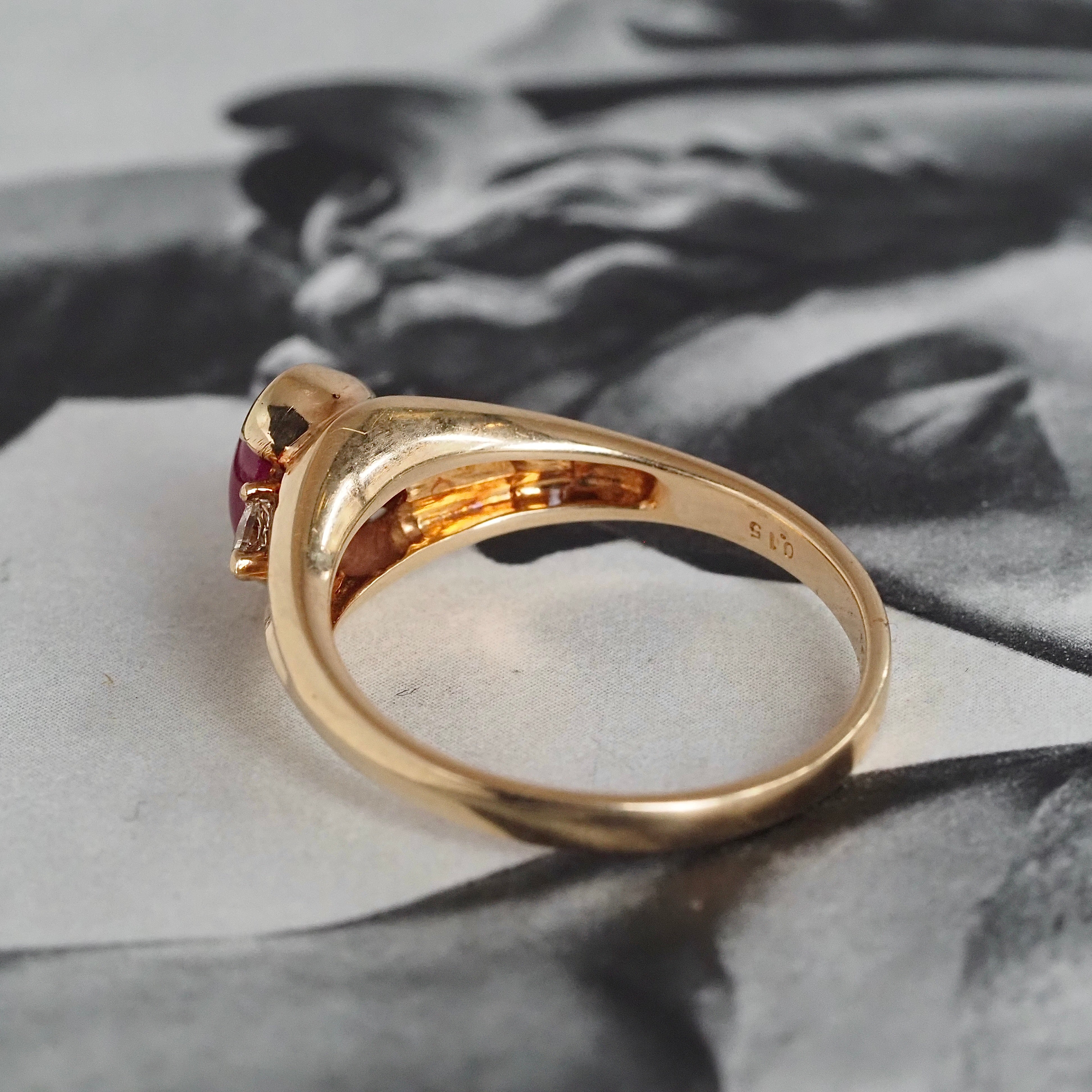 Vintage Natural Ruby Cabochon Trillion Cut Diamond 14k Gold Ring