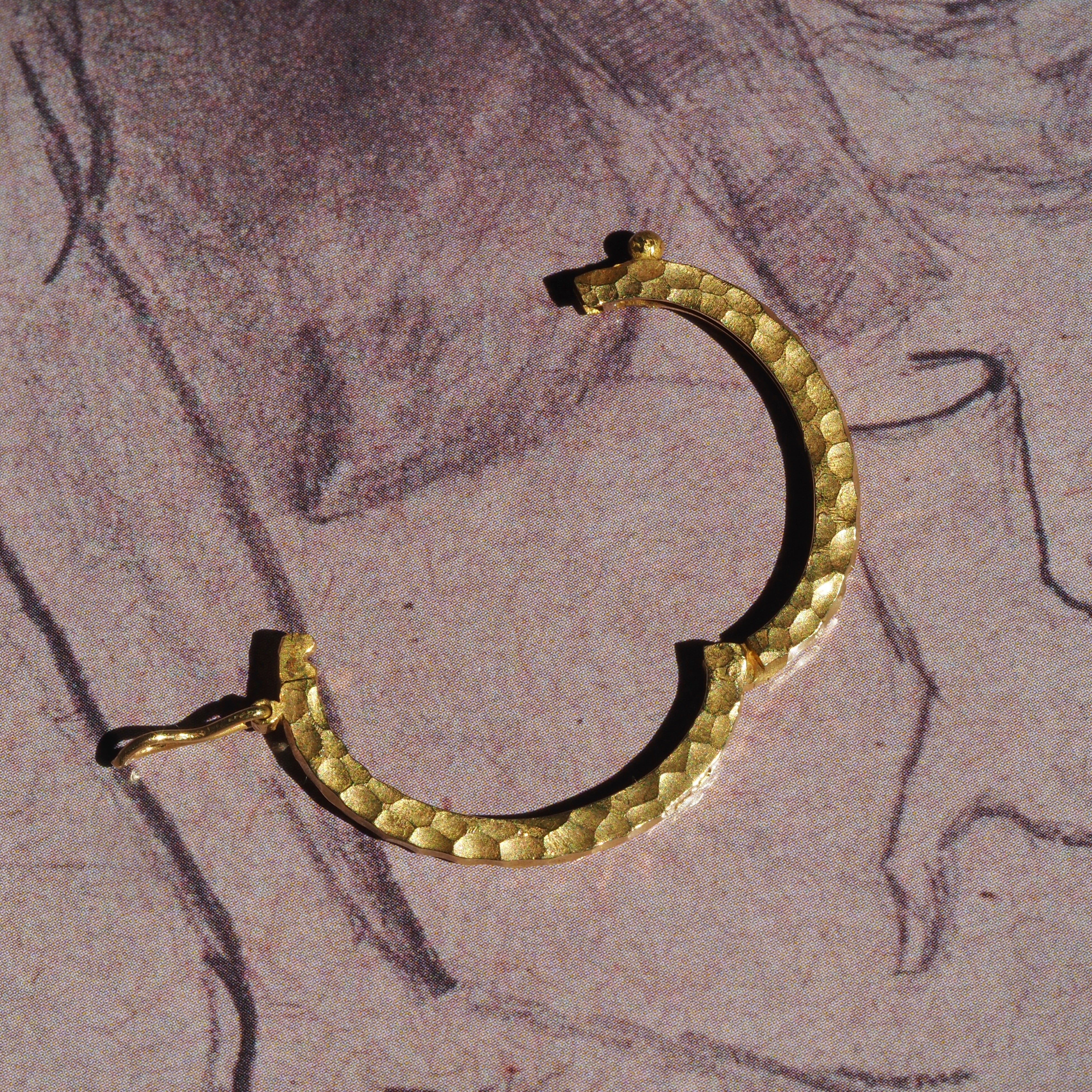 Vintage Portuguese 19k Gold Hammered Hinged Charm Holder