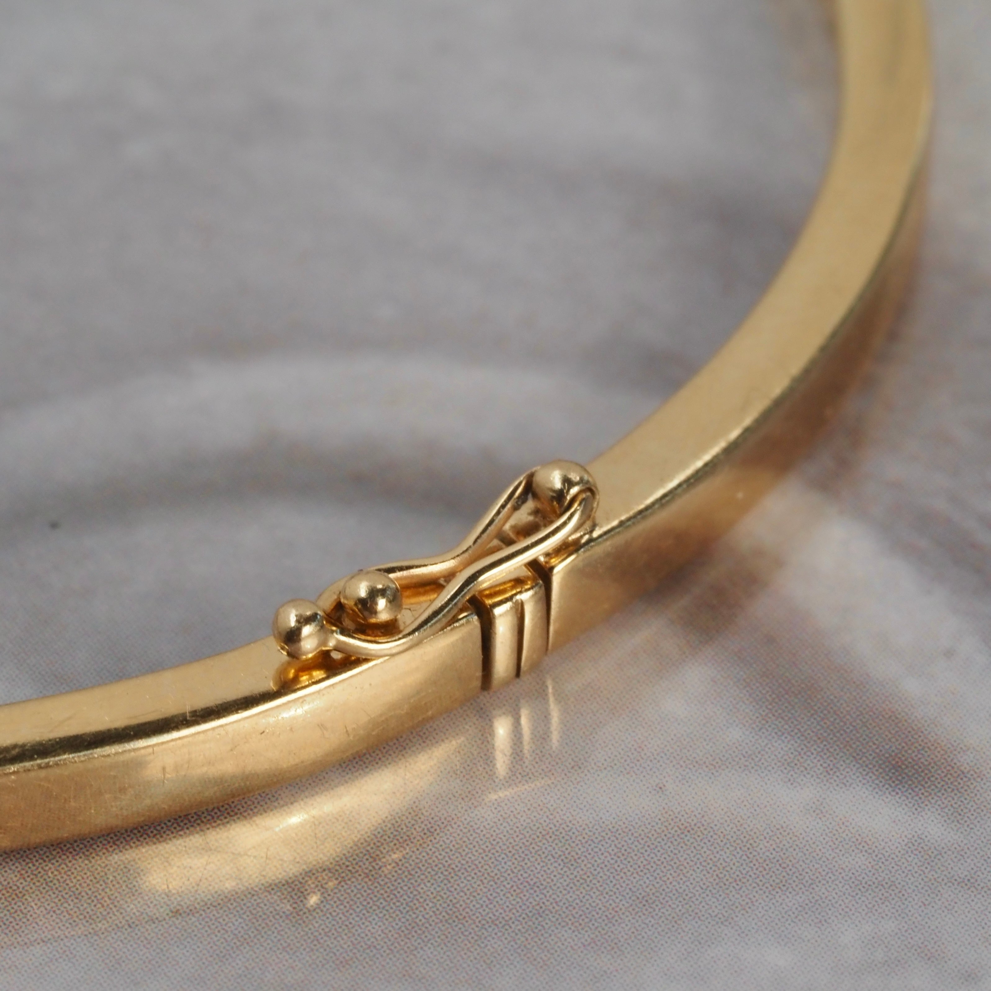 Vintage 14k Gold Hinged Bangle Bracelet