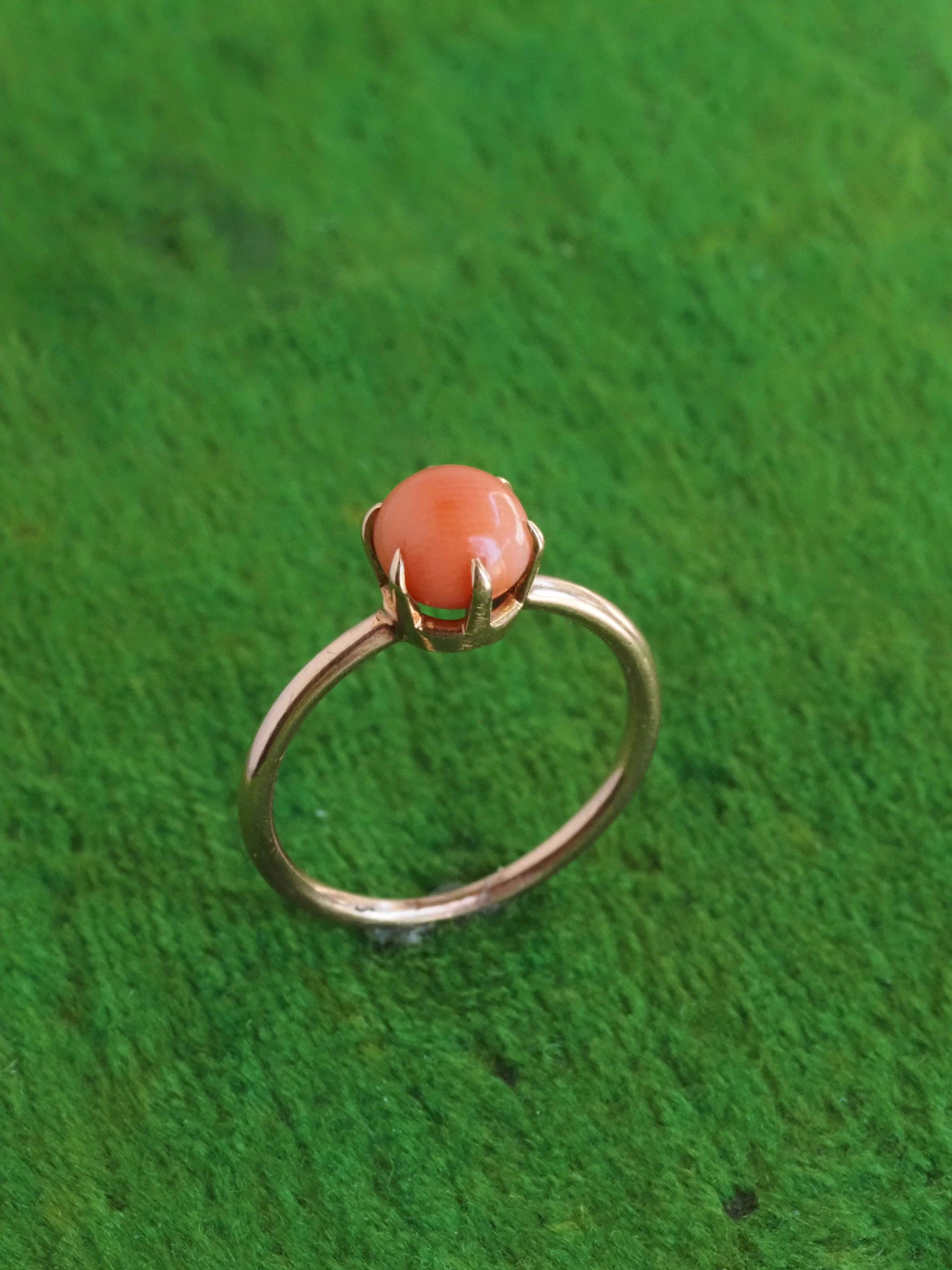 Vintage 14k Gold Coral Button Ring