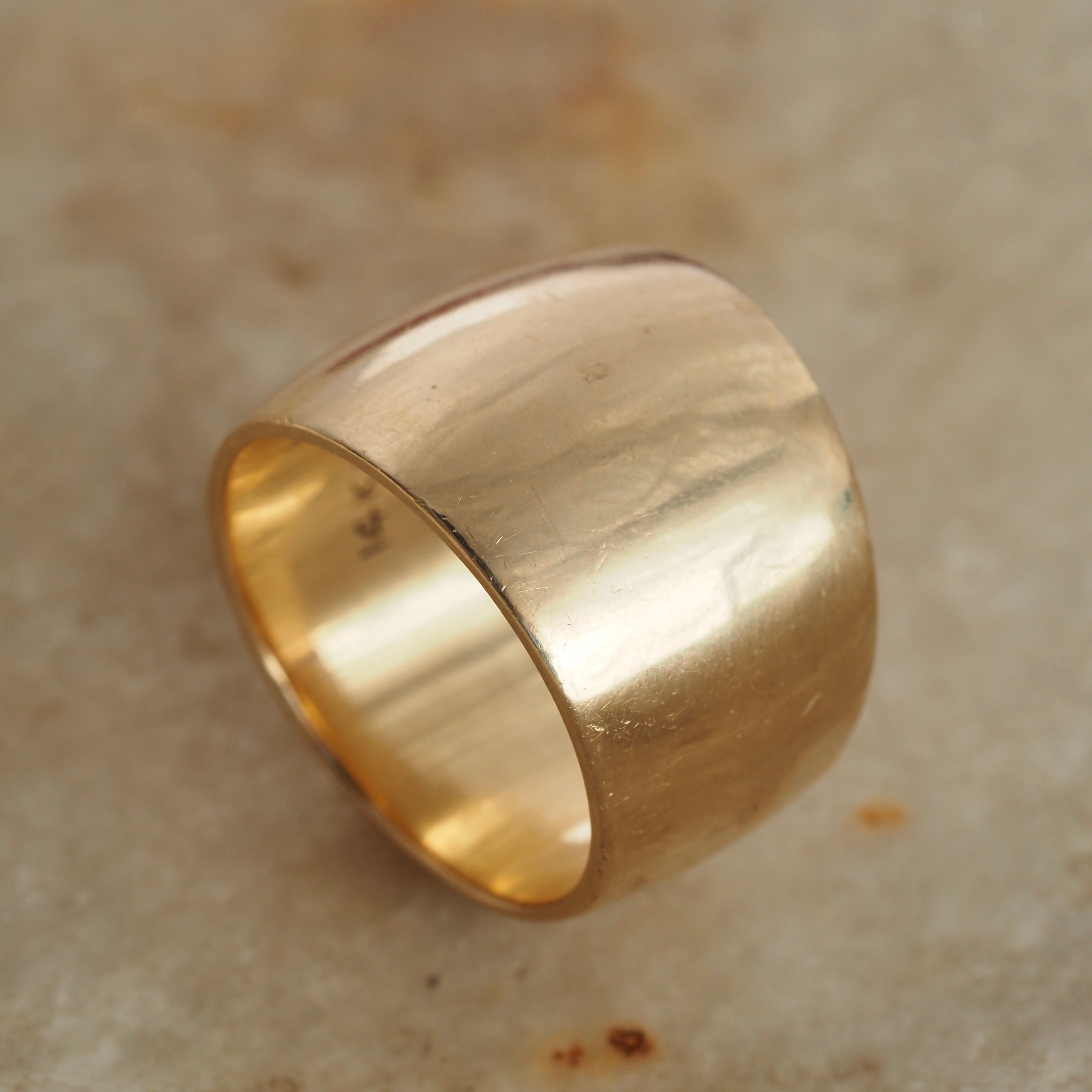 Vintage Domed Tapered Cigar Band 14k Gold Ring