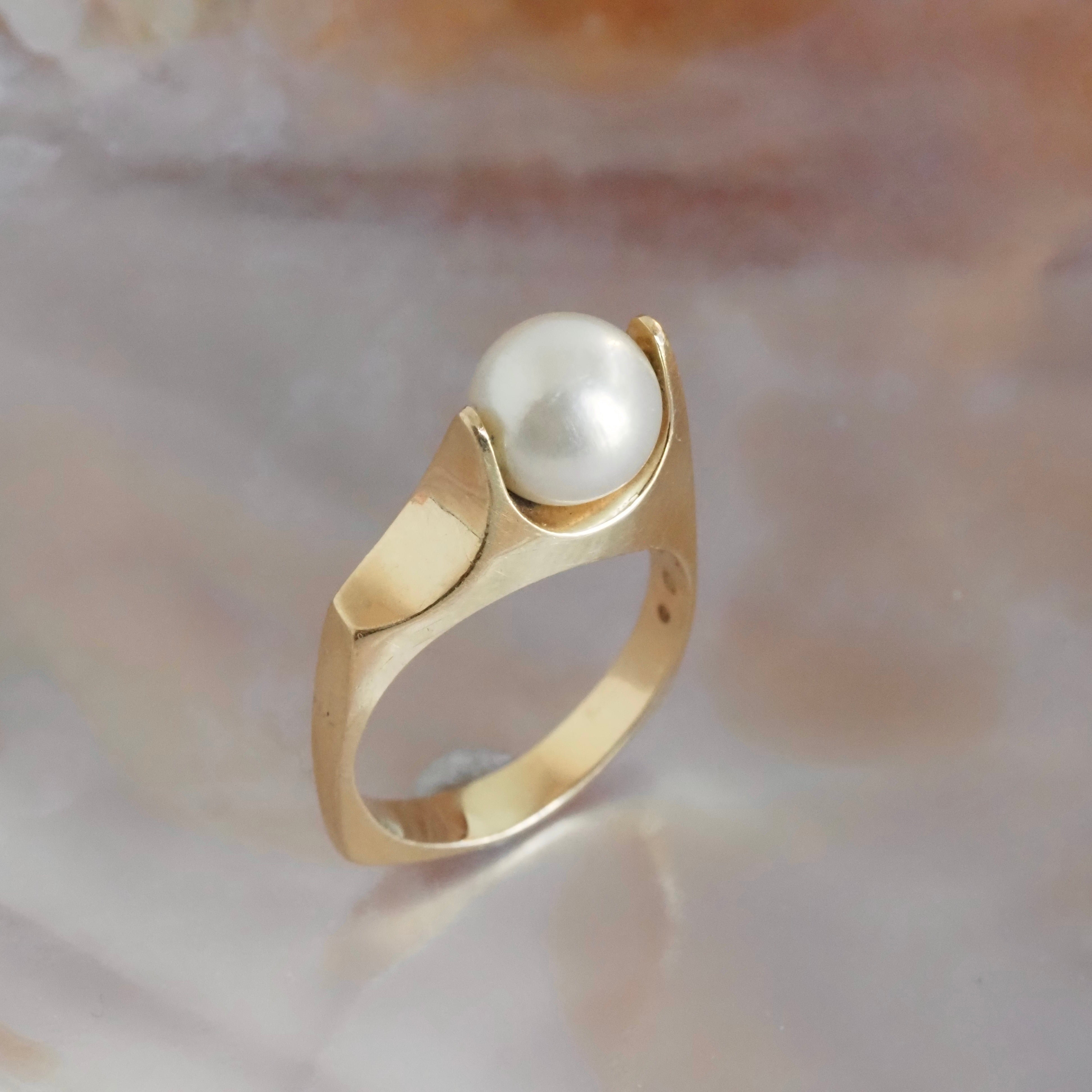 Vintage Mid-Century Modern Pearl Spinner Ring