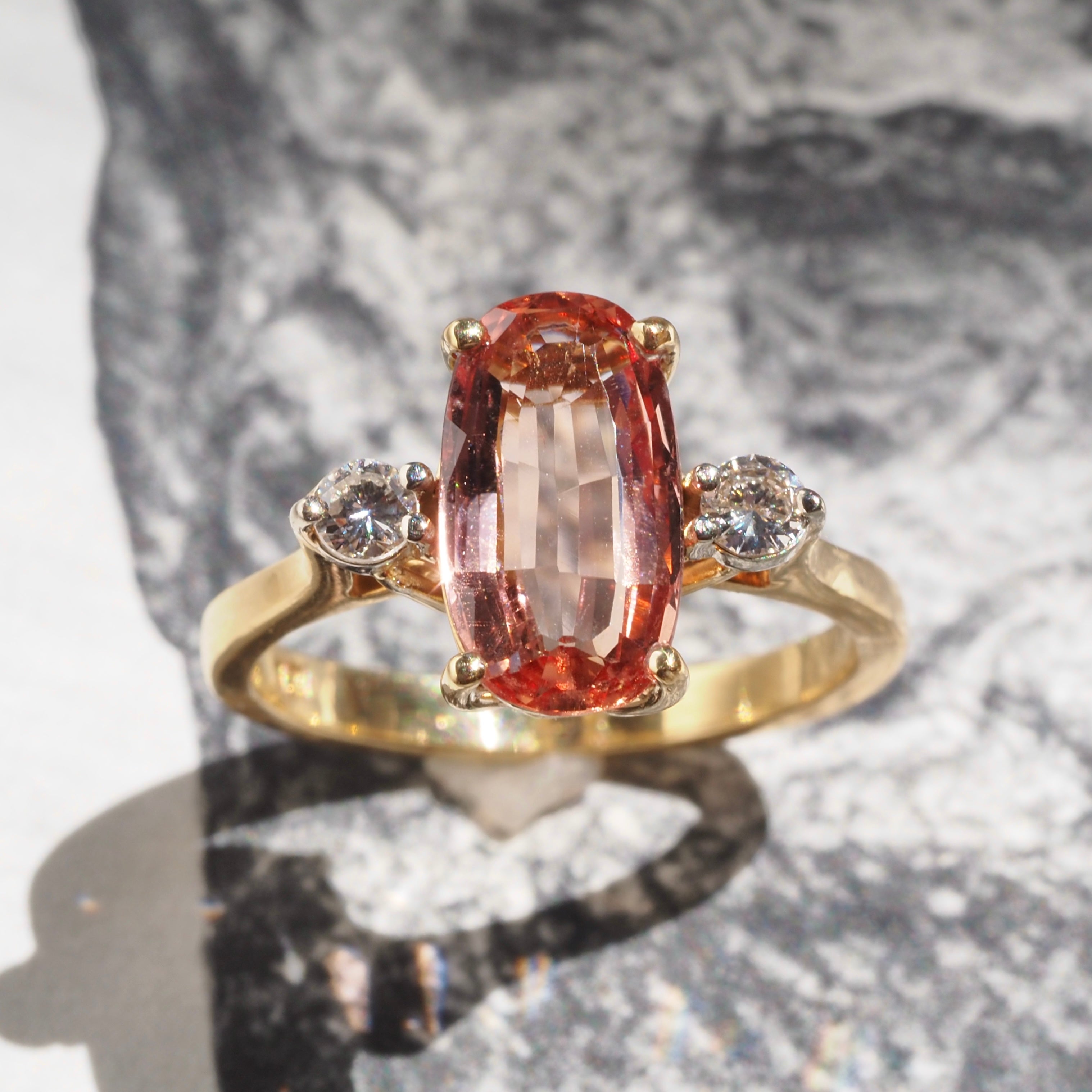 Vintage Imperial Topaz Round Brilliant Cut Diamond 18k Gold Ring