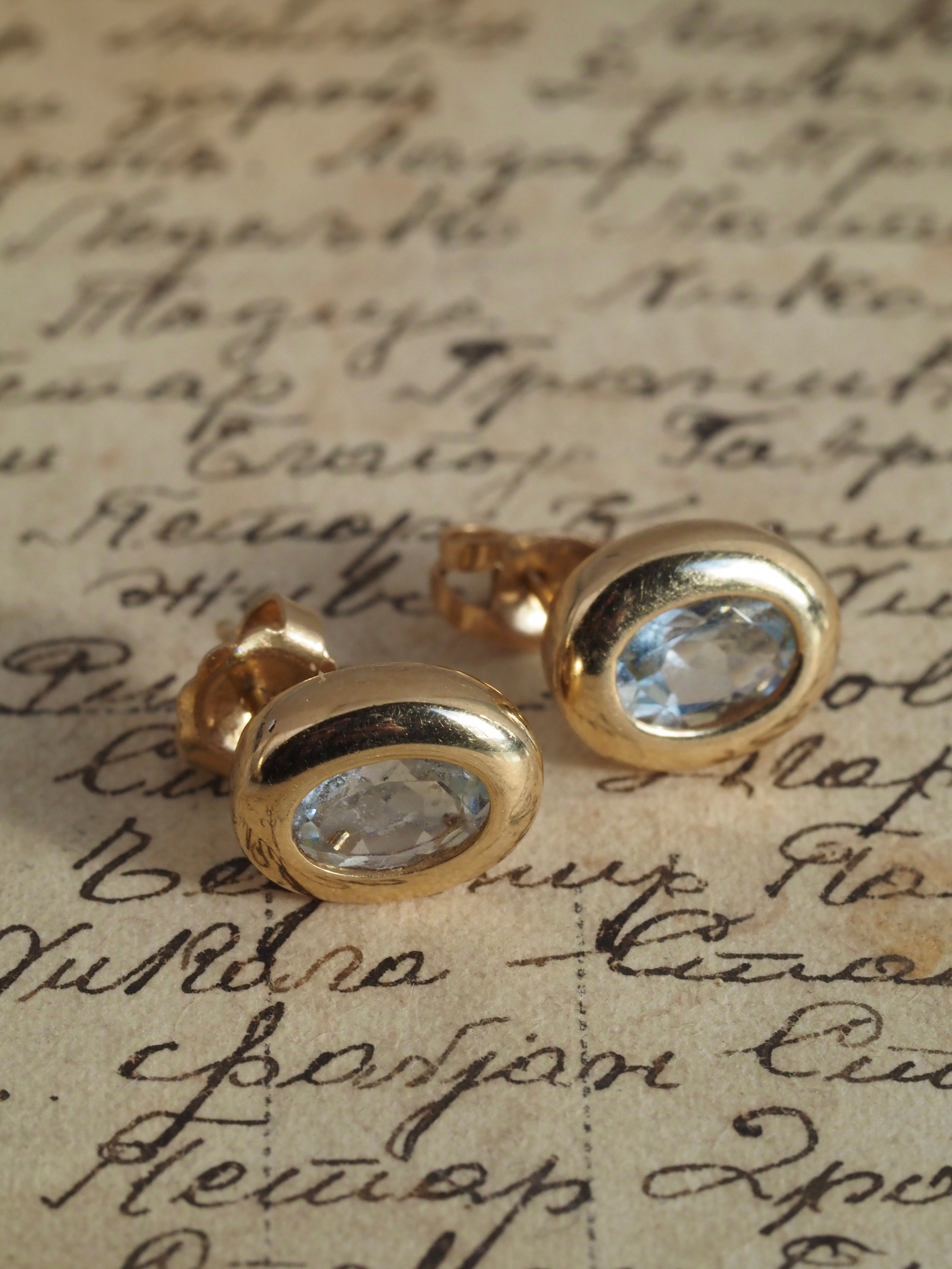 Vintage 14k Gold Aquamarine Bezel Set Studs