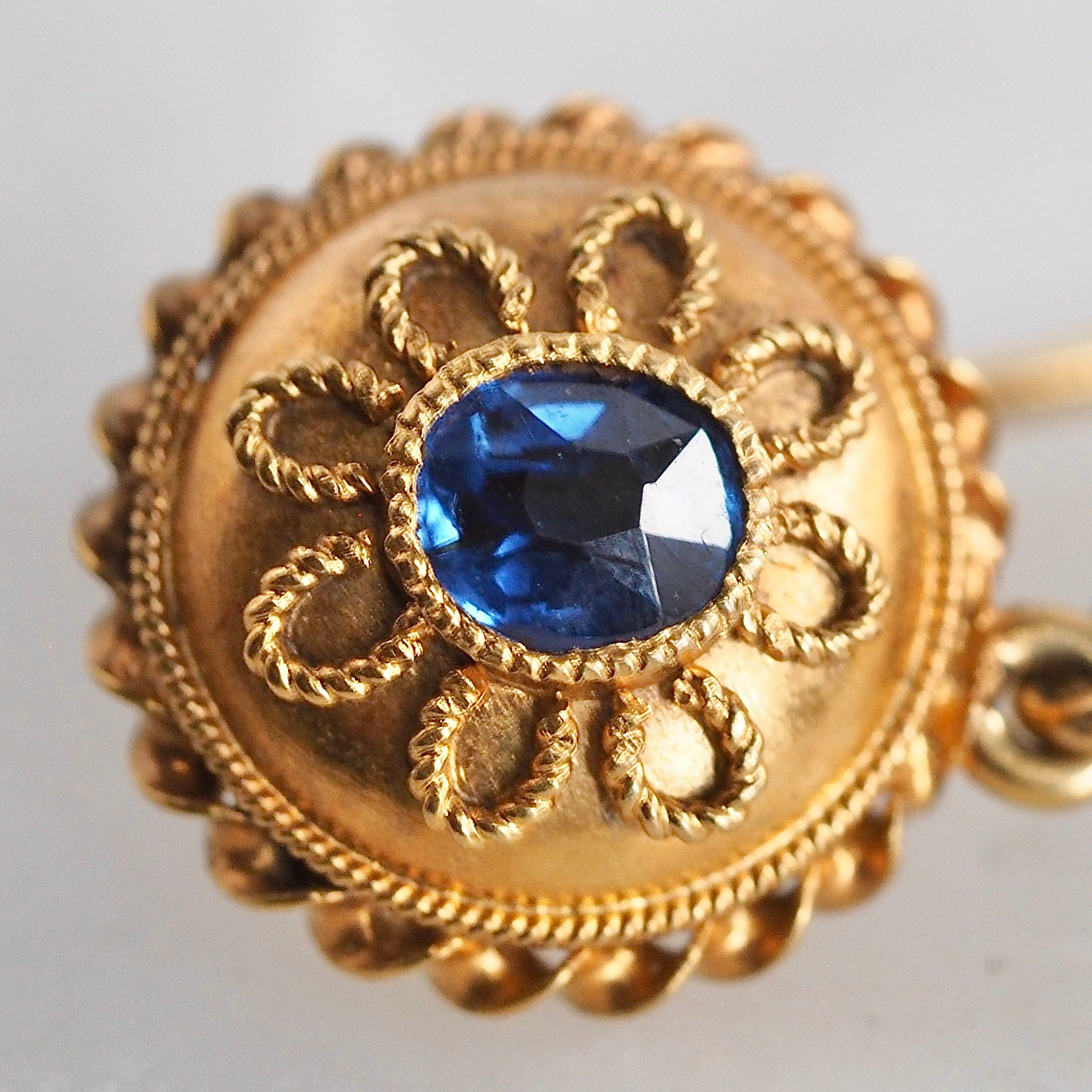 Vintage English 15k Gold Filligree Natural Sapphire Earrings