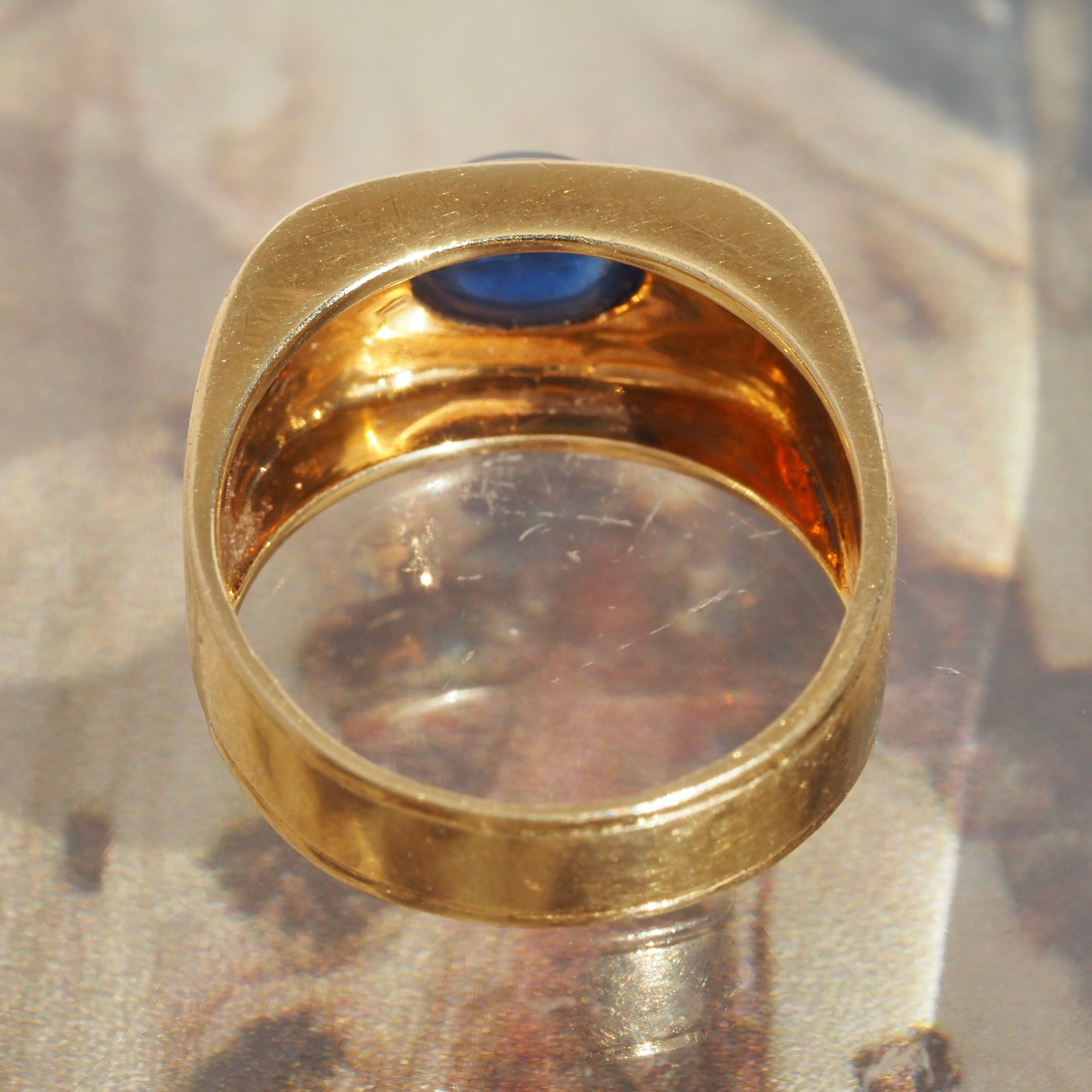 Modernist 18k Gold Natural Sapphire Cabochon Ring