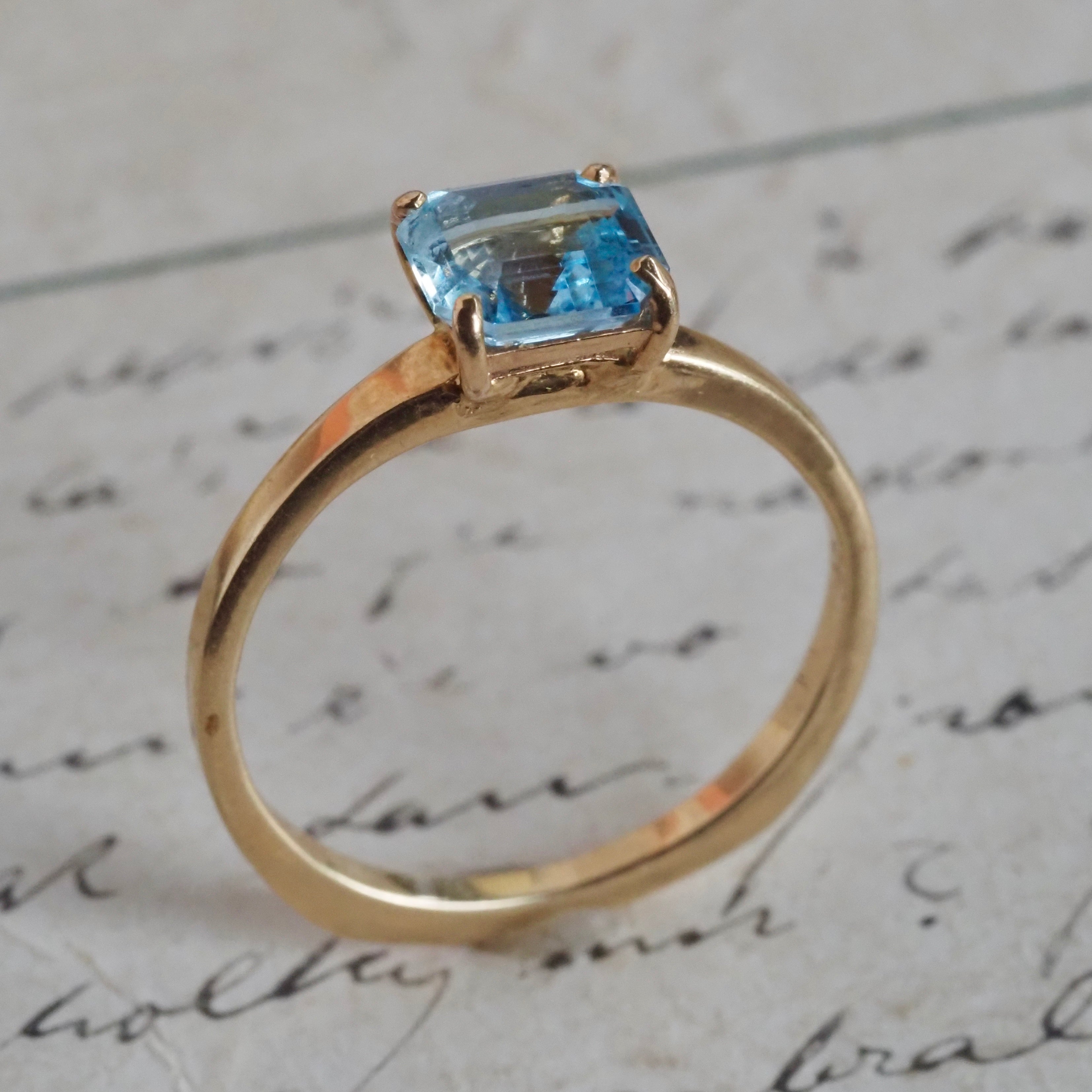 Vintage 14k Gold Aquamarine Ring