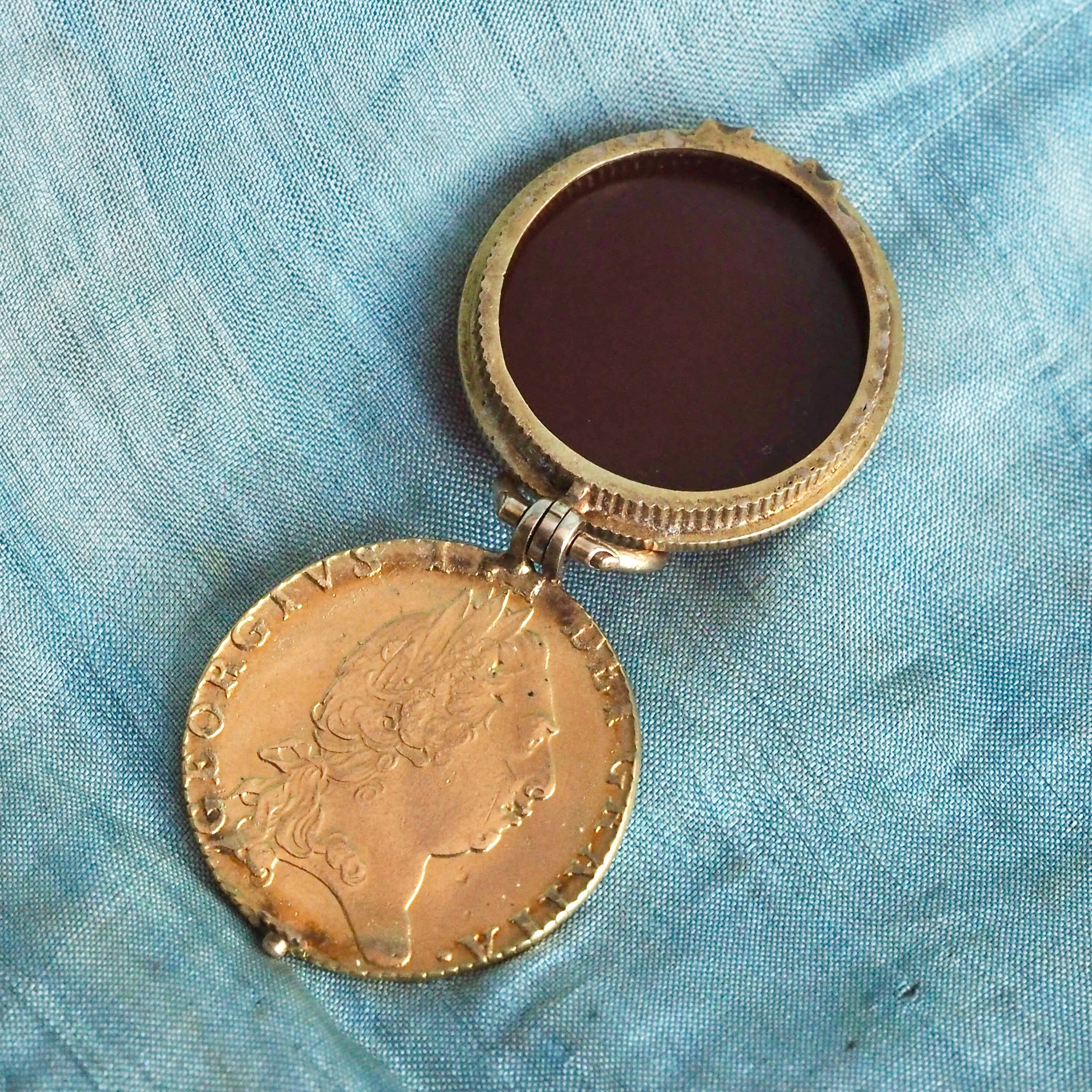 Antique Victorian Carnelian & c. 1795 22k Spade Guinea Coin Locket