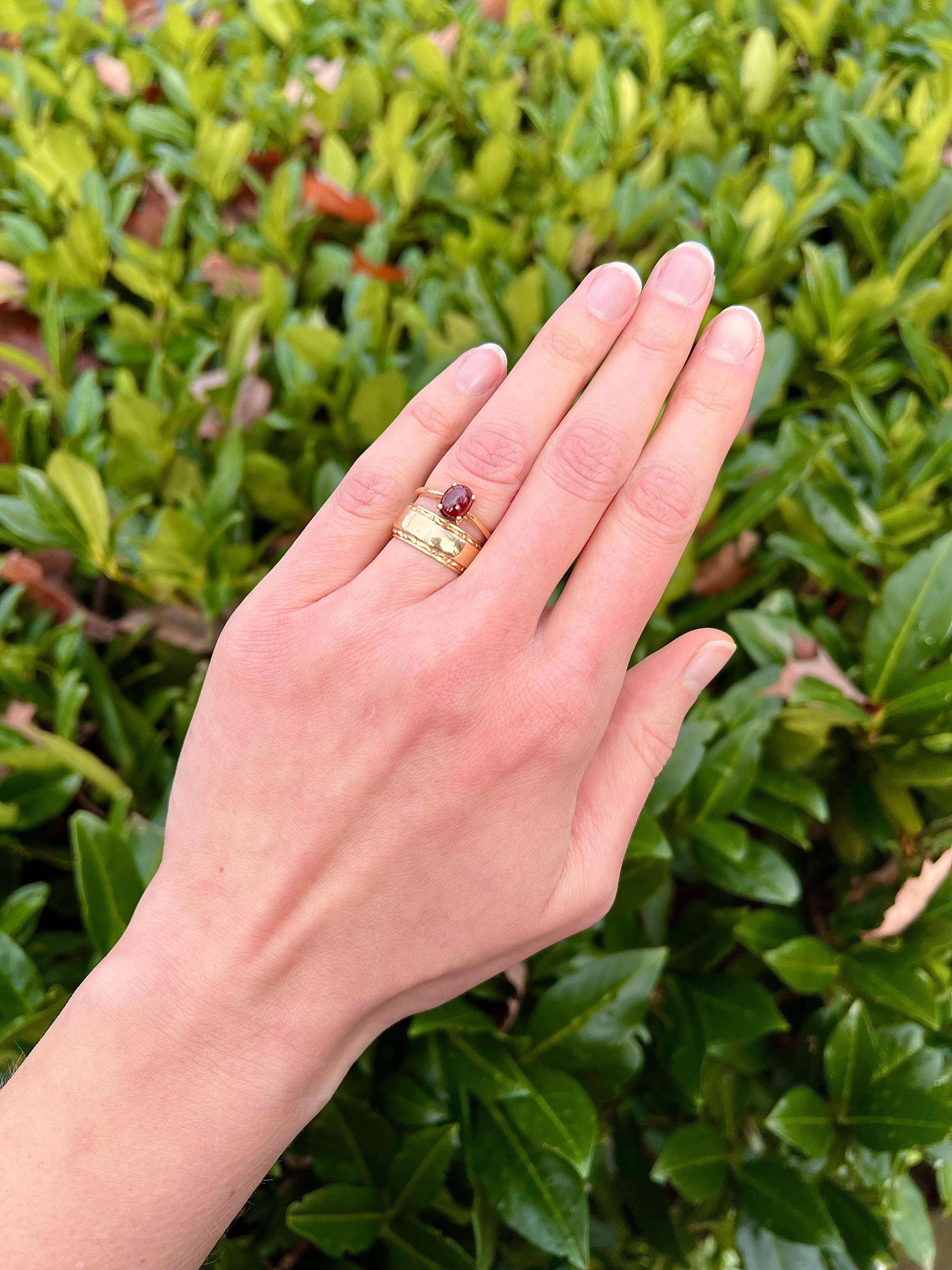 Vintage 14k Gold Garnet Cabochon Ring