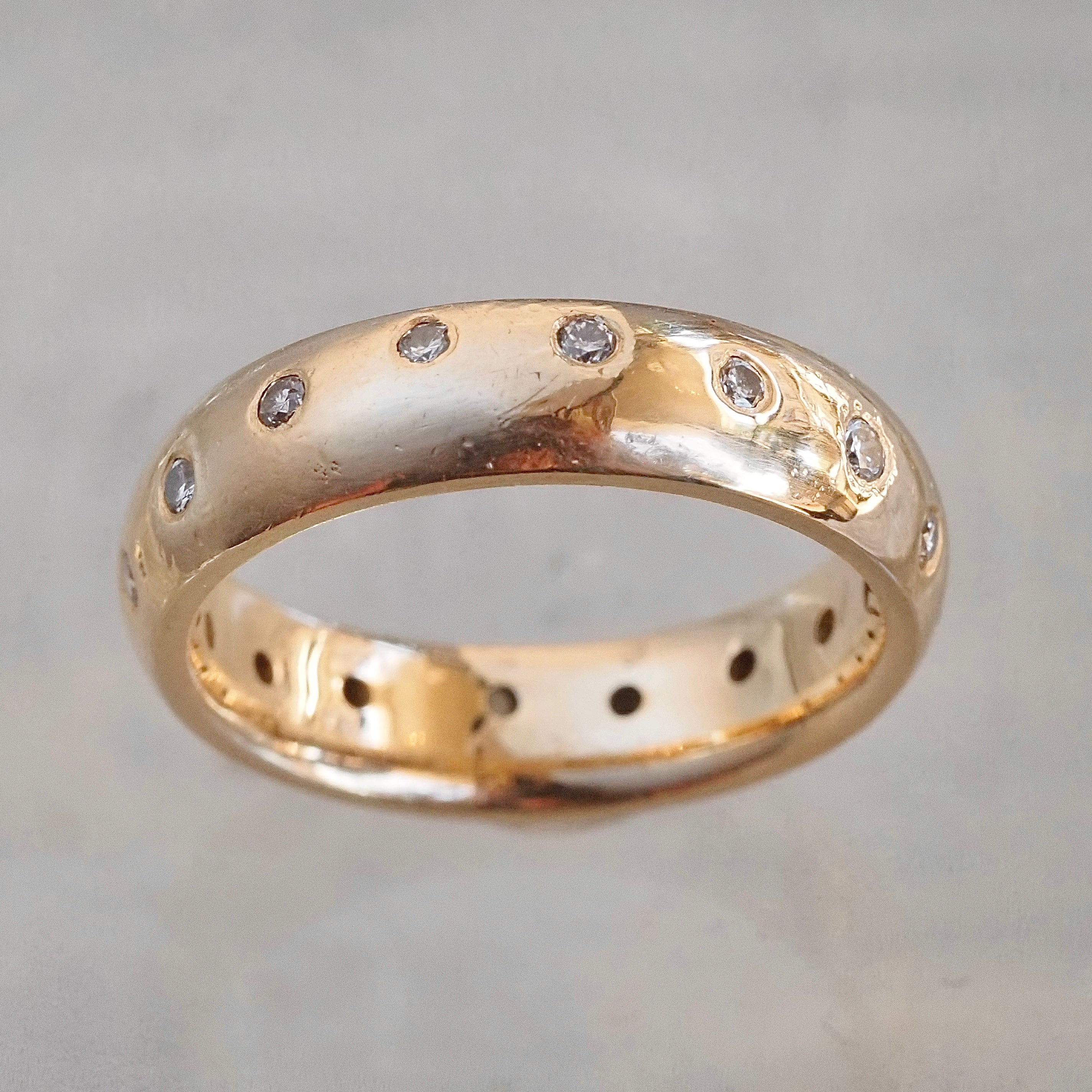 Vintage Meandering Diamonds 14k Gold Comfort Fit Band