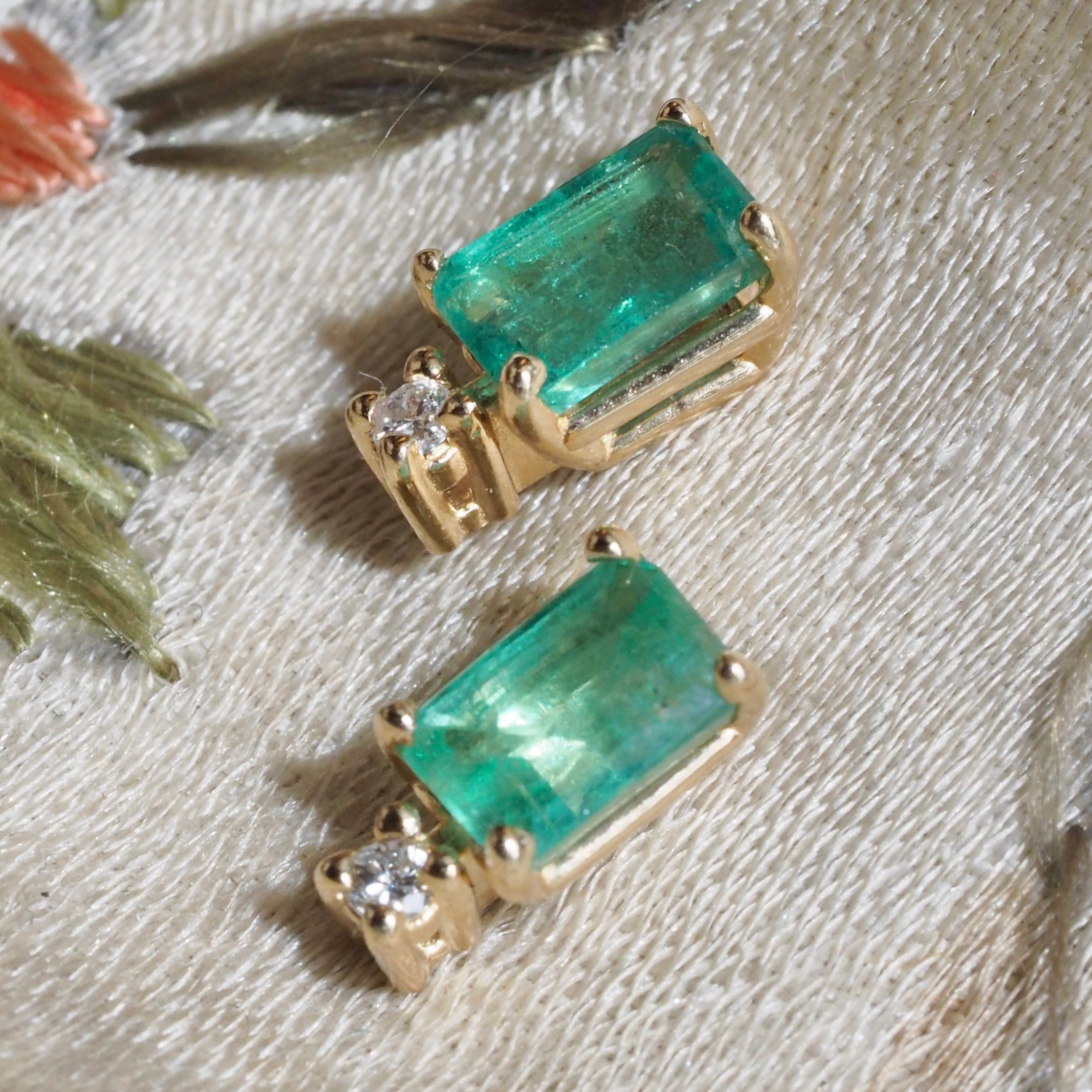 Vintage 14k Gold Emerald and Diamond Earrings