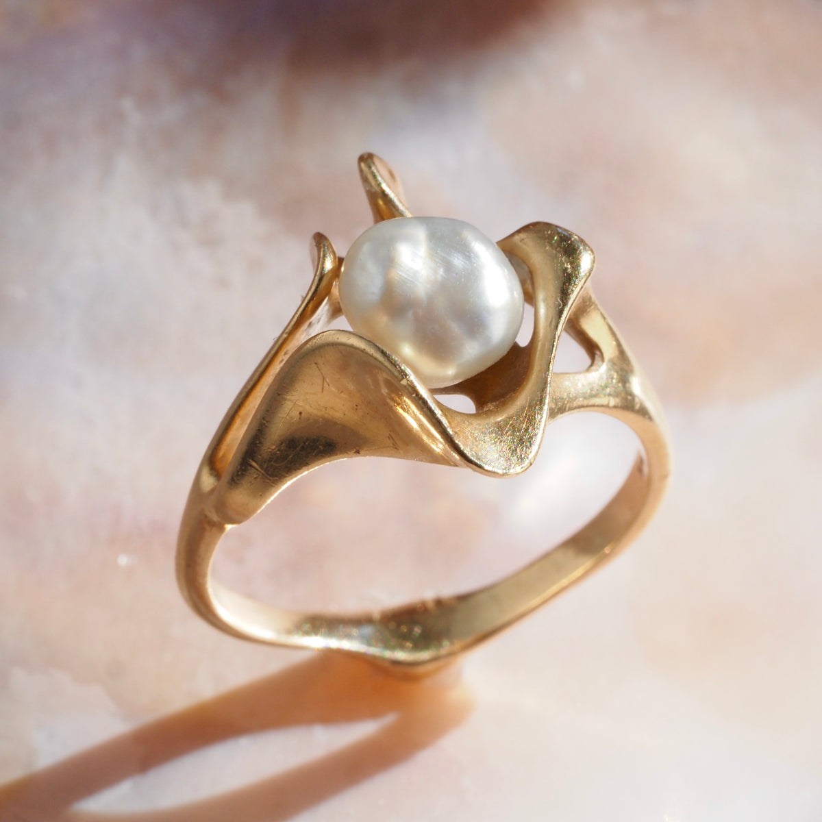 Vintage Late 60's Pearl 14k Gold Ring