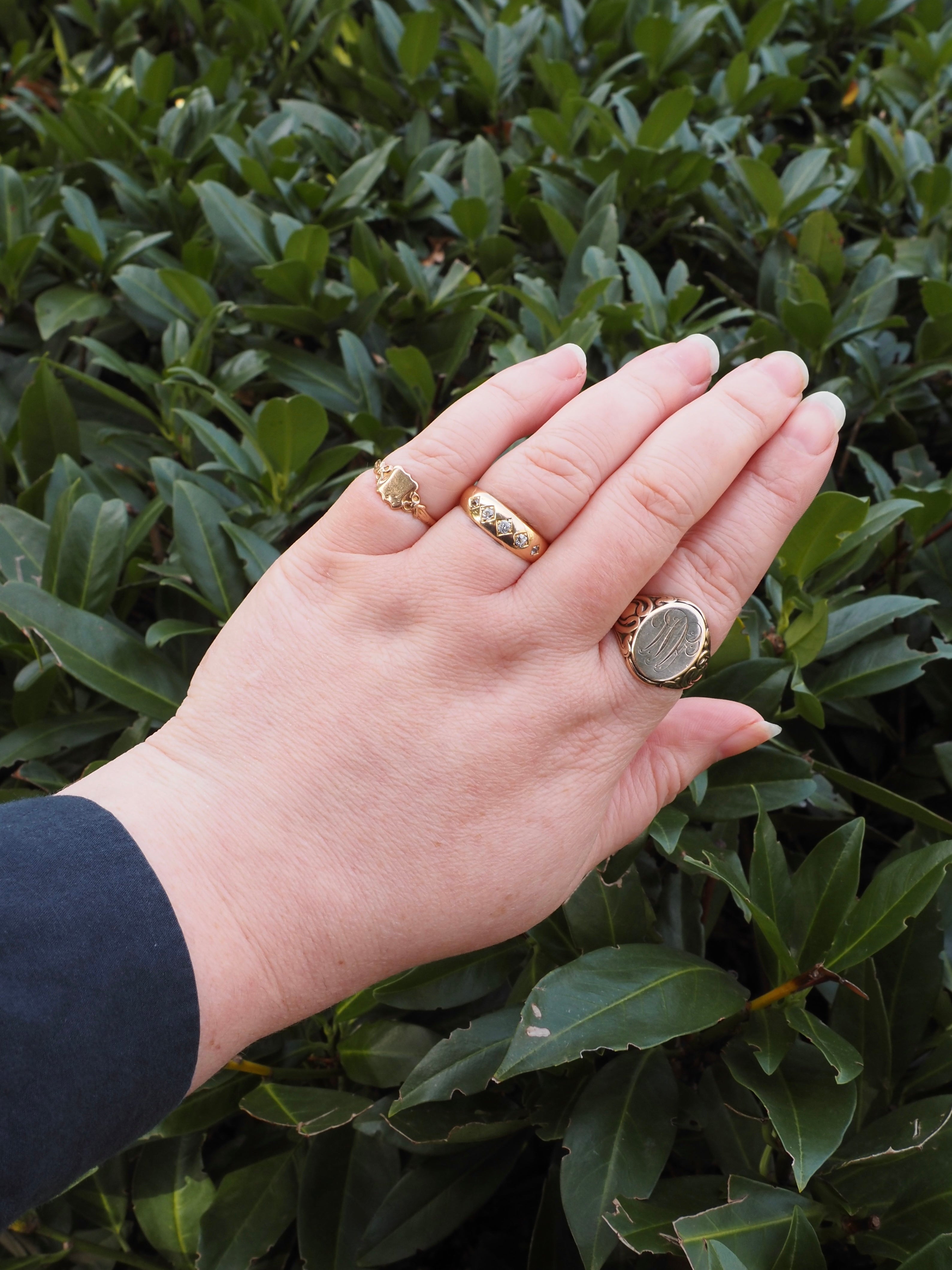 Antique 9k Gold Shield Signet Ring