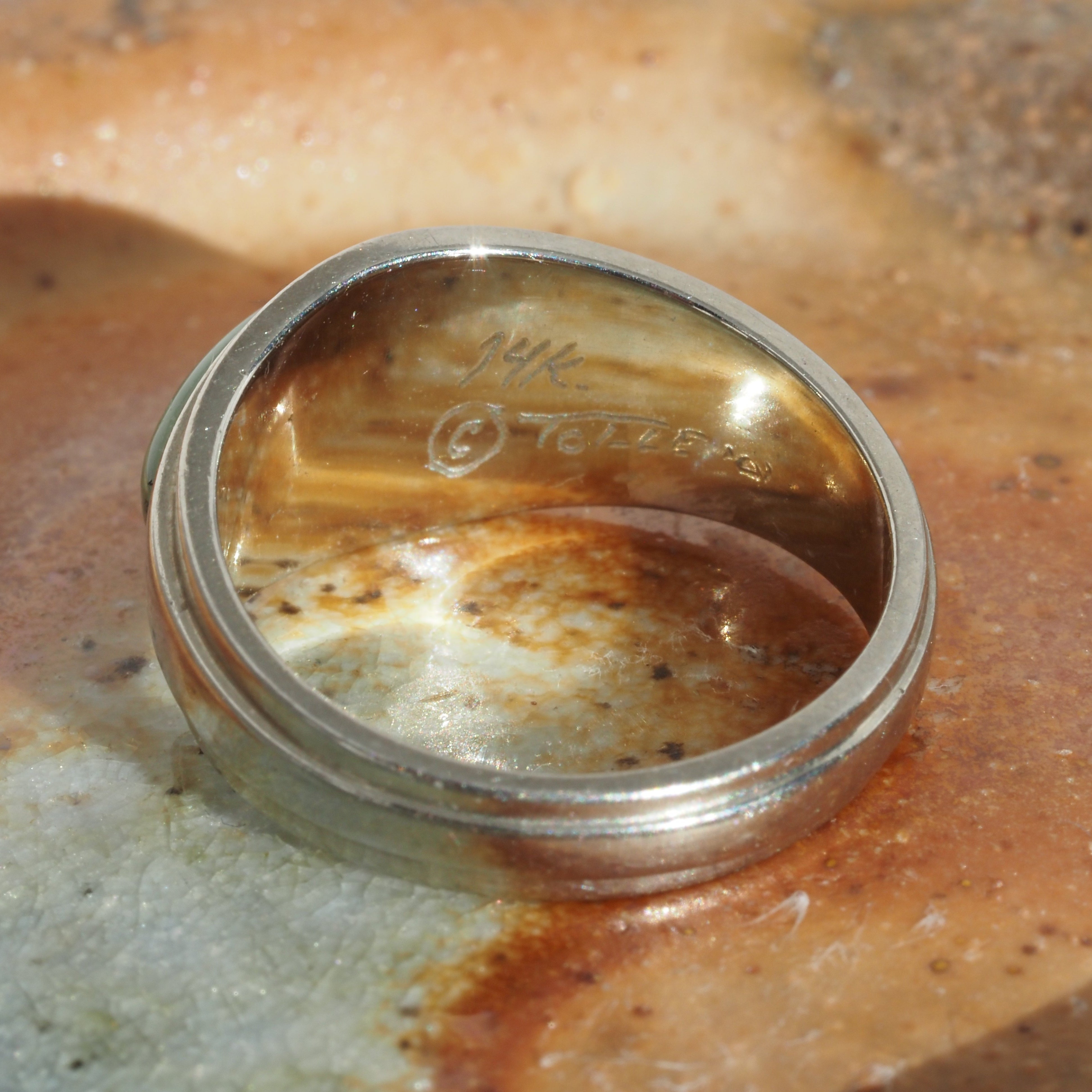 Domed Agate Inlaid 14k White Gold Ring