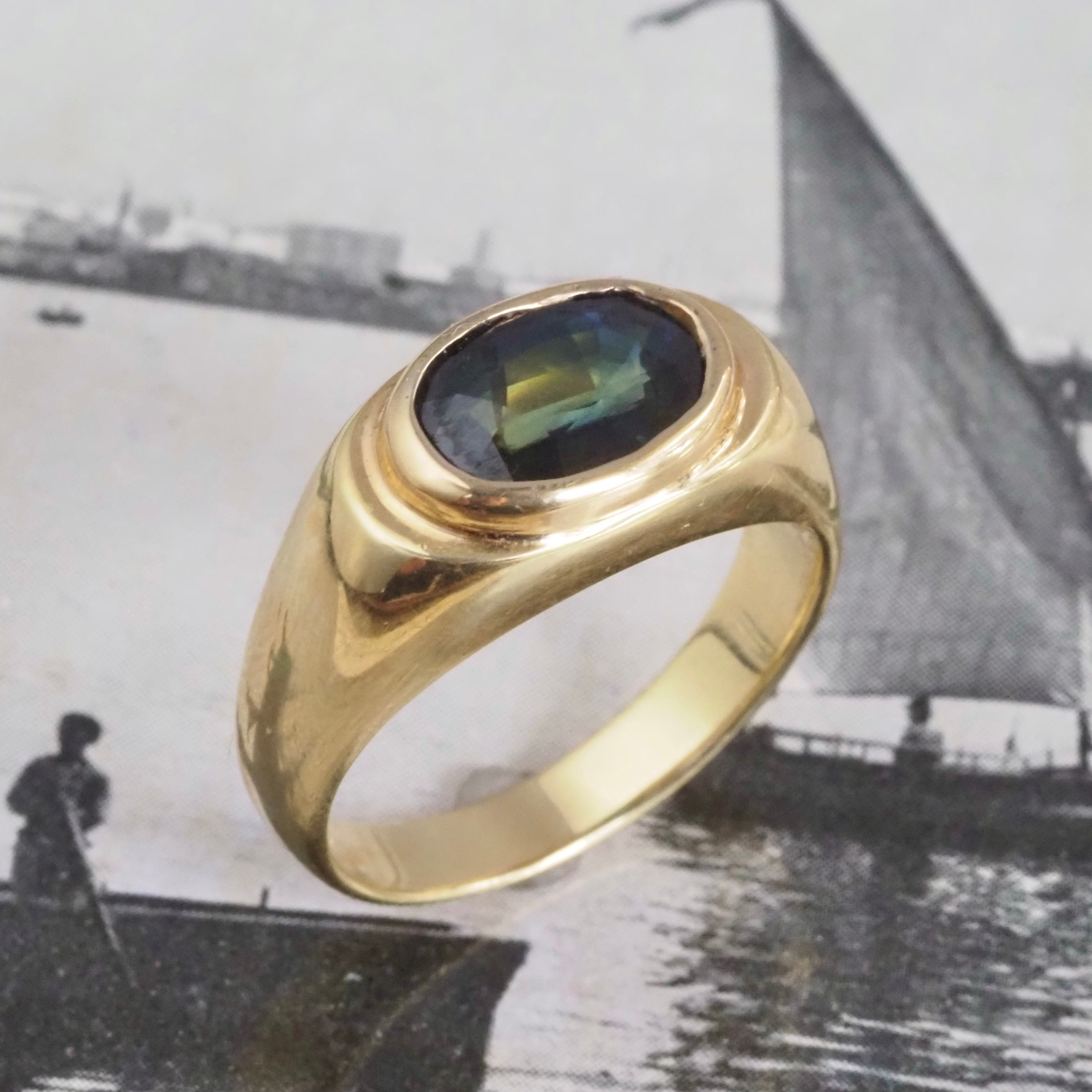 Vintage Natural Sapphire 18k Gold Signet Ring