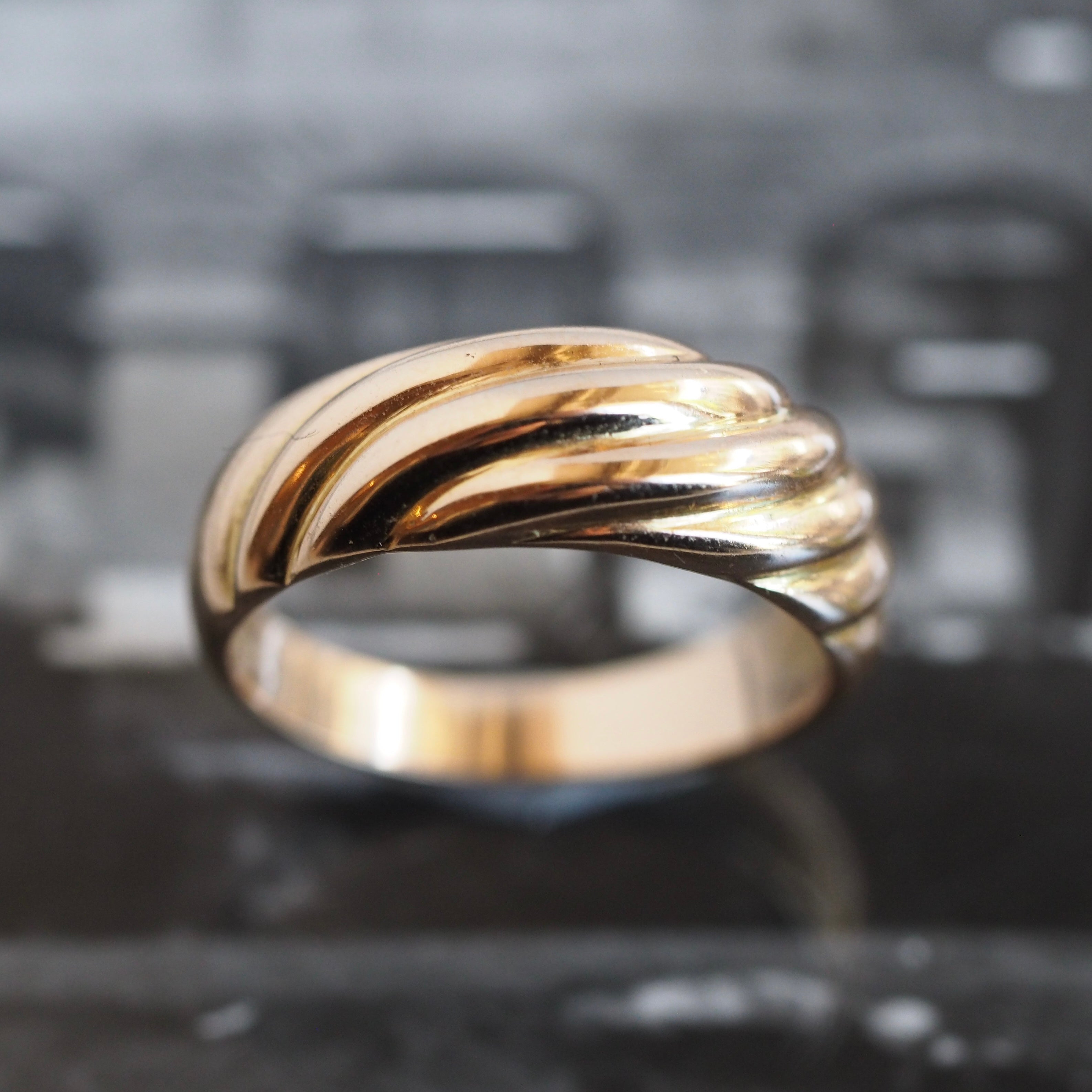 Vintage 18k Gold Shrimp Ring