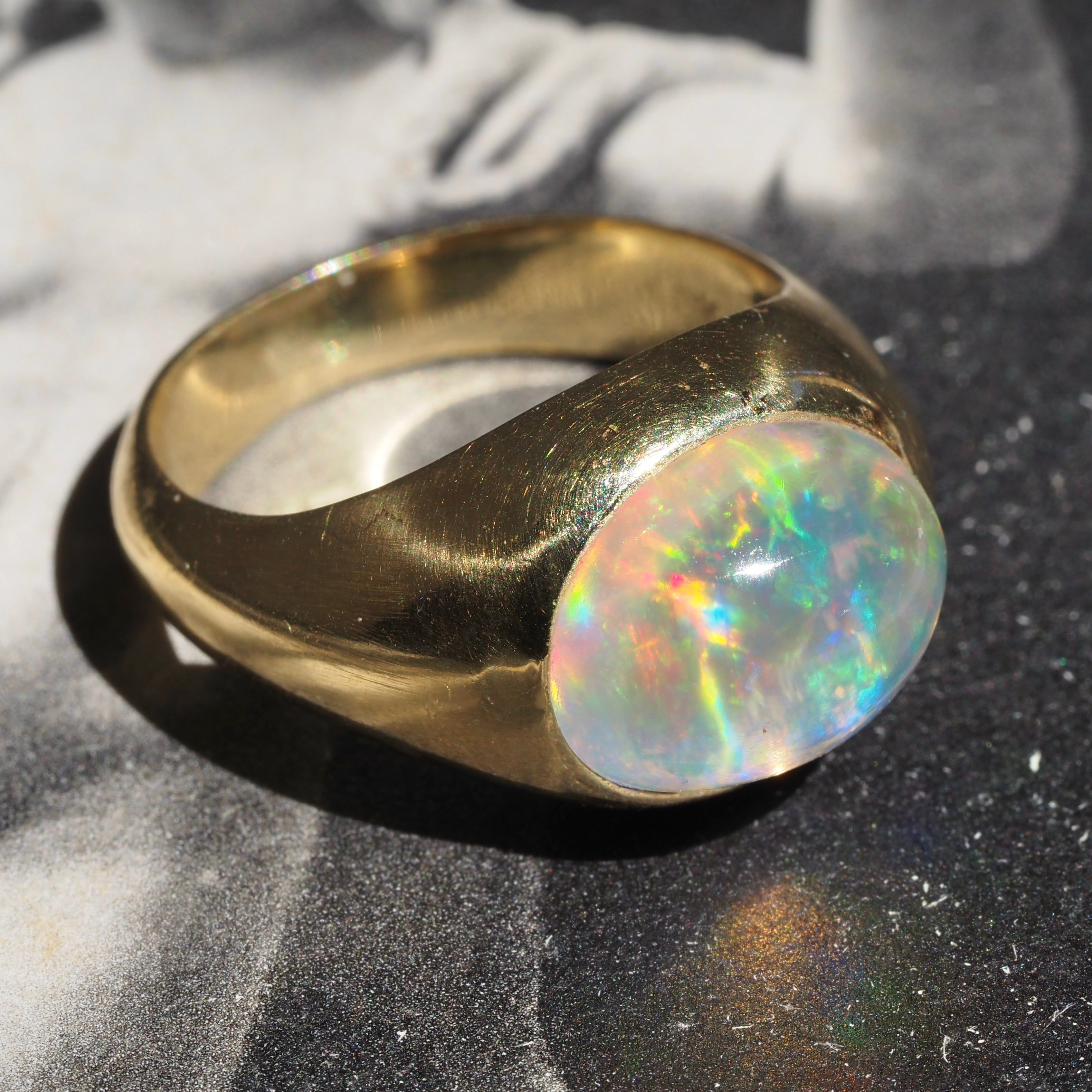 Jelly Opal Cabochon 18k Gold Dome Ring