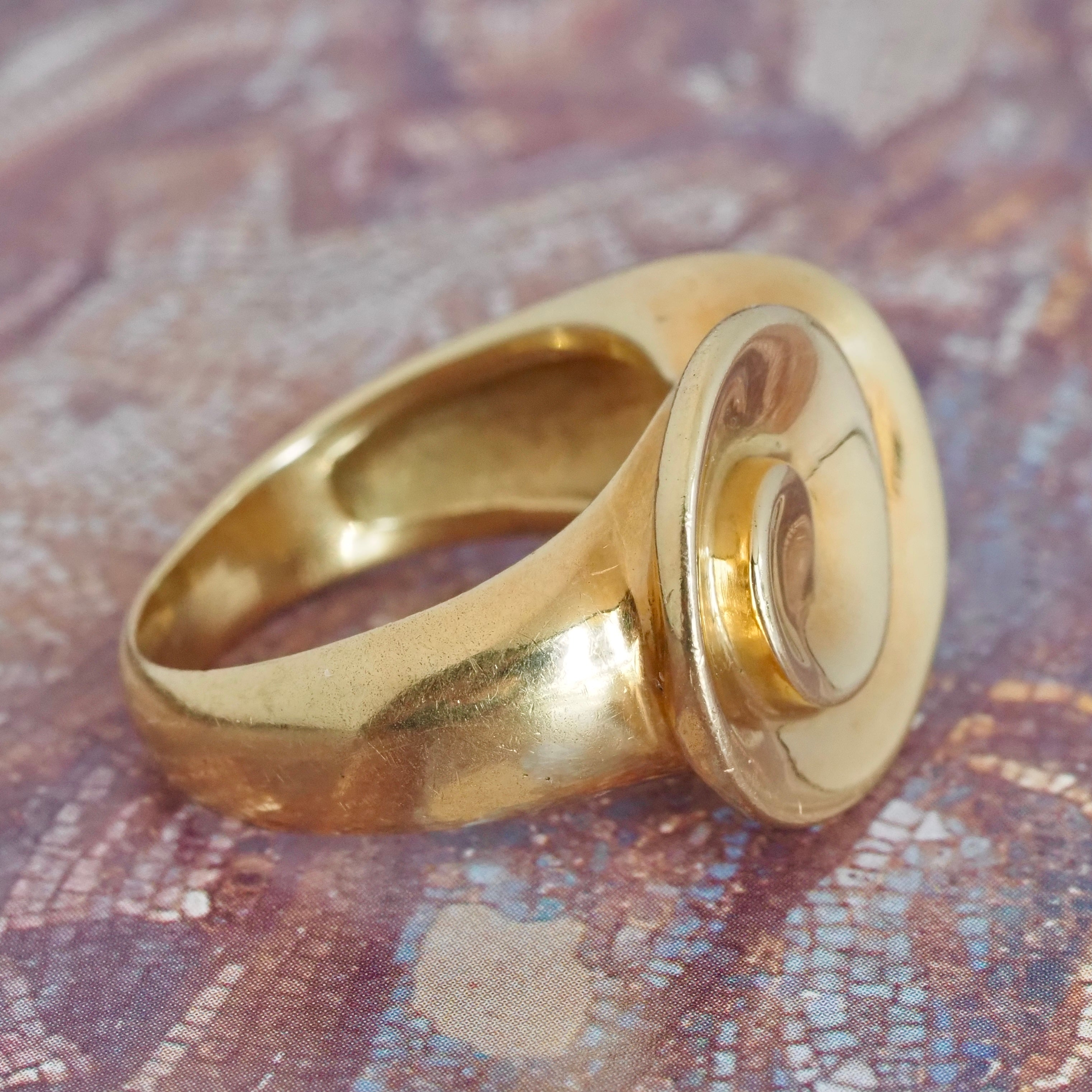 Vintage 18k Gold Nautilus Ring