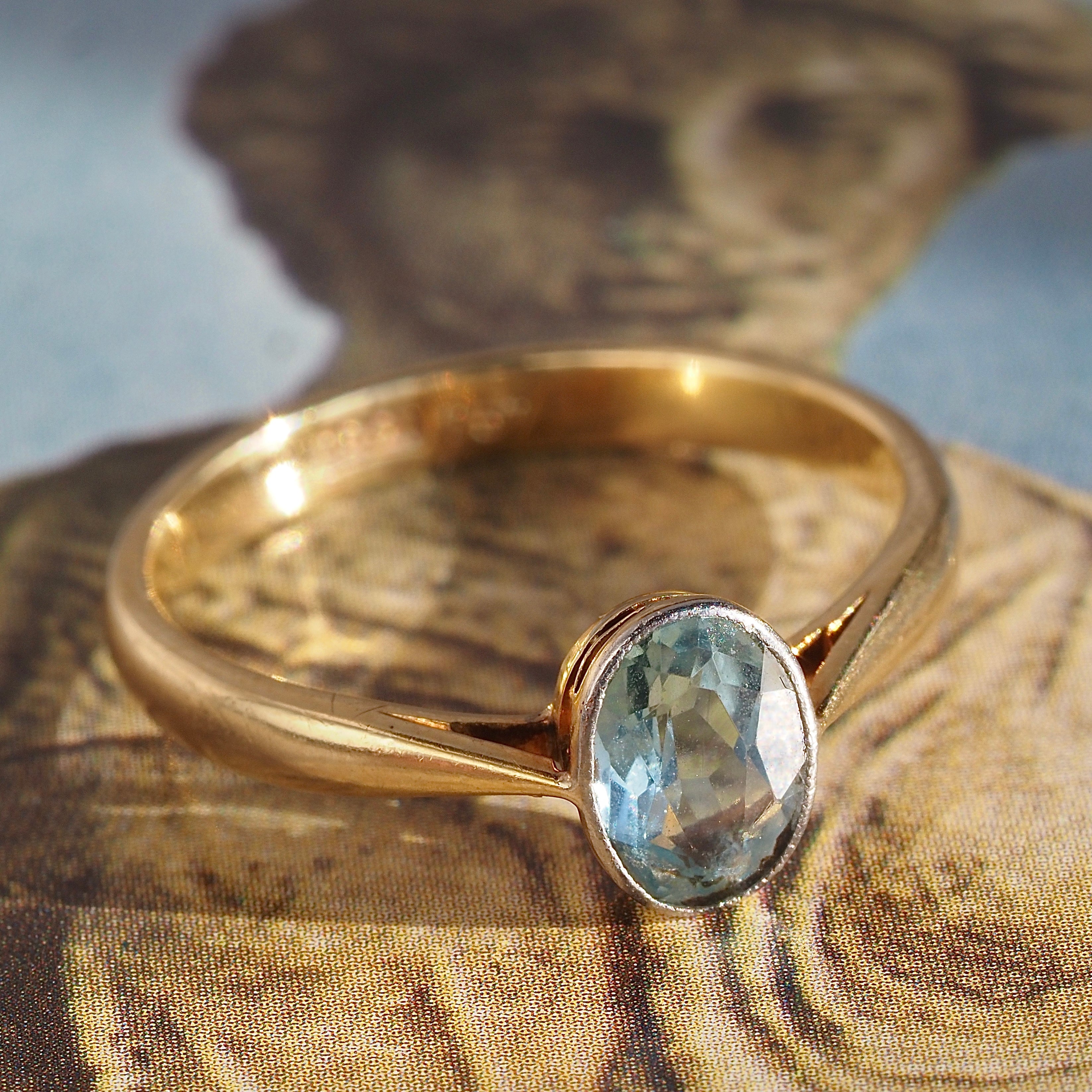 Antique English Edwardian Aquamarine 18k Gold Solitaire Ring