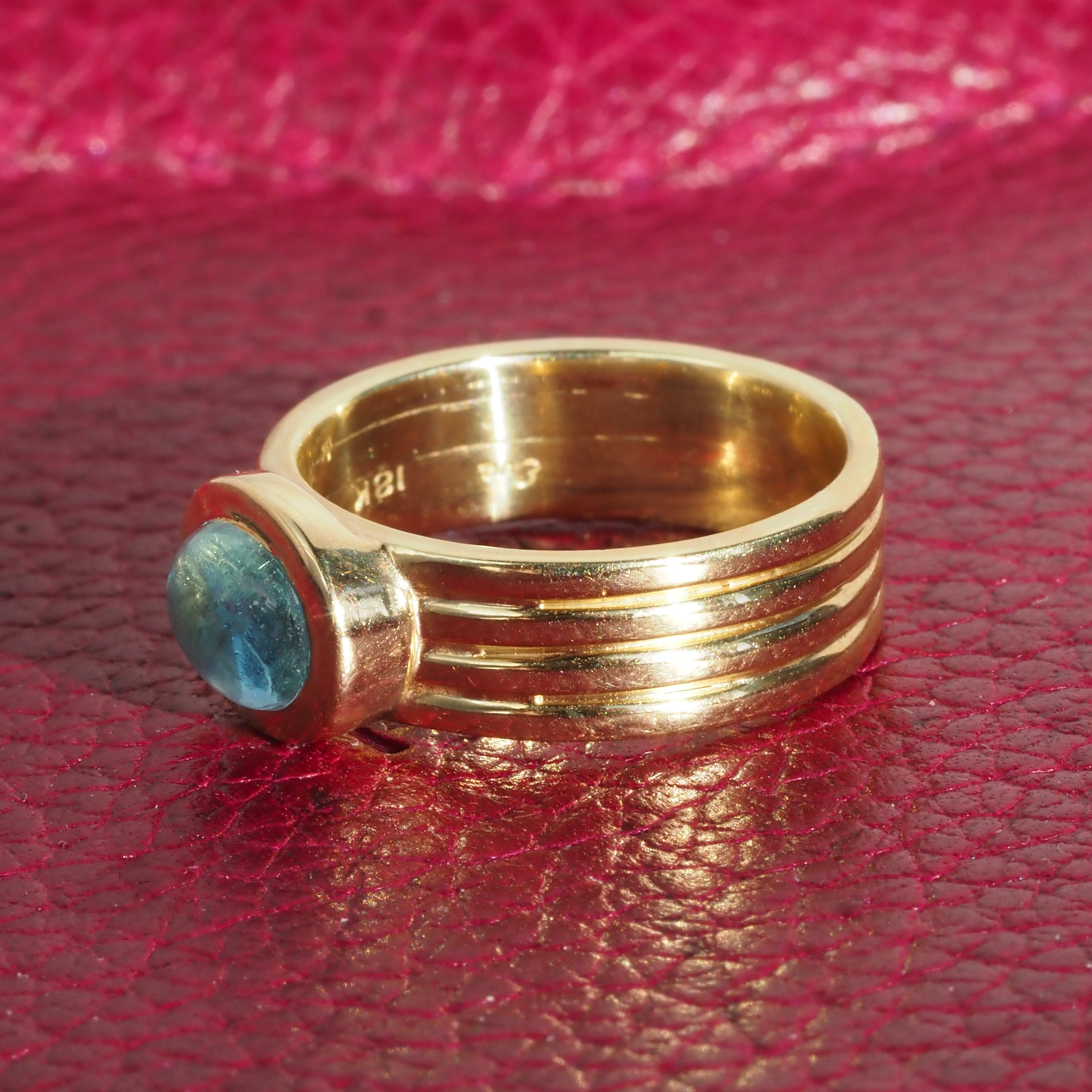 Vintage Aquamarine Cabochon Bezel Set 18k Gold Ring