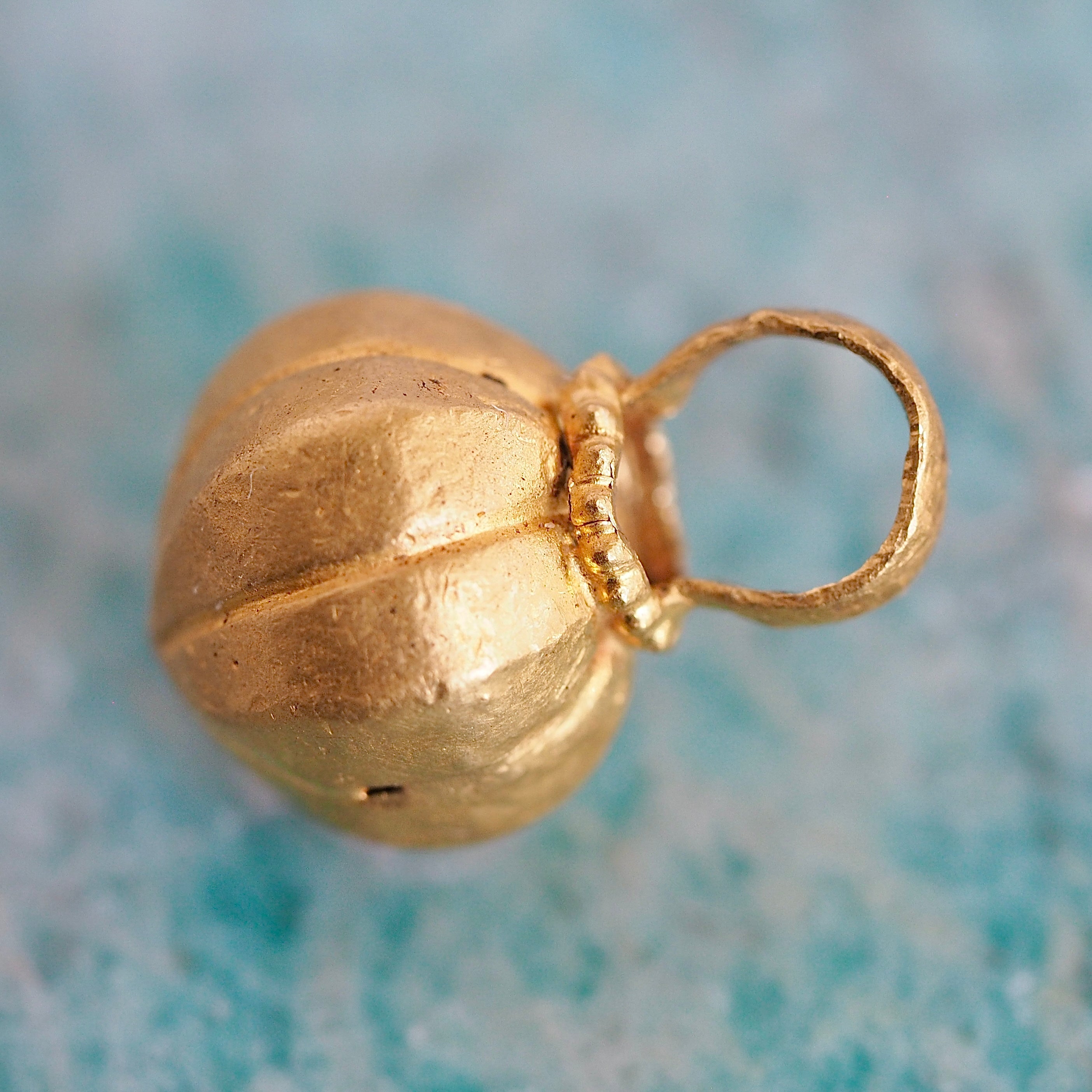 Vintage Indian 22k Gold Muskmelon Pendant