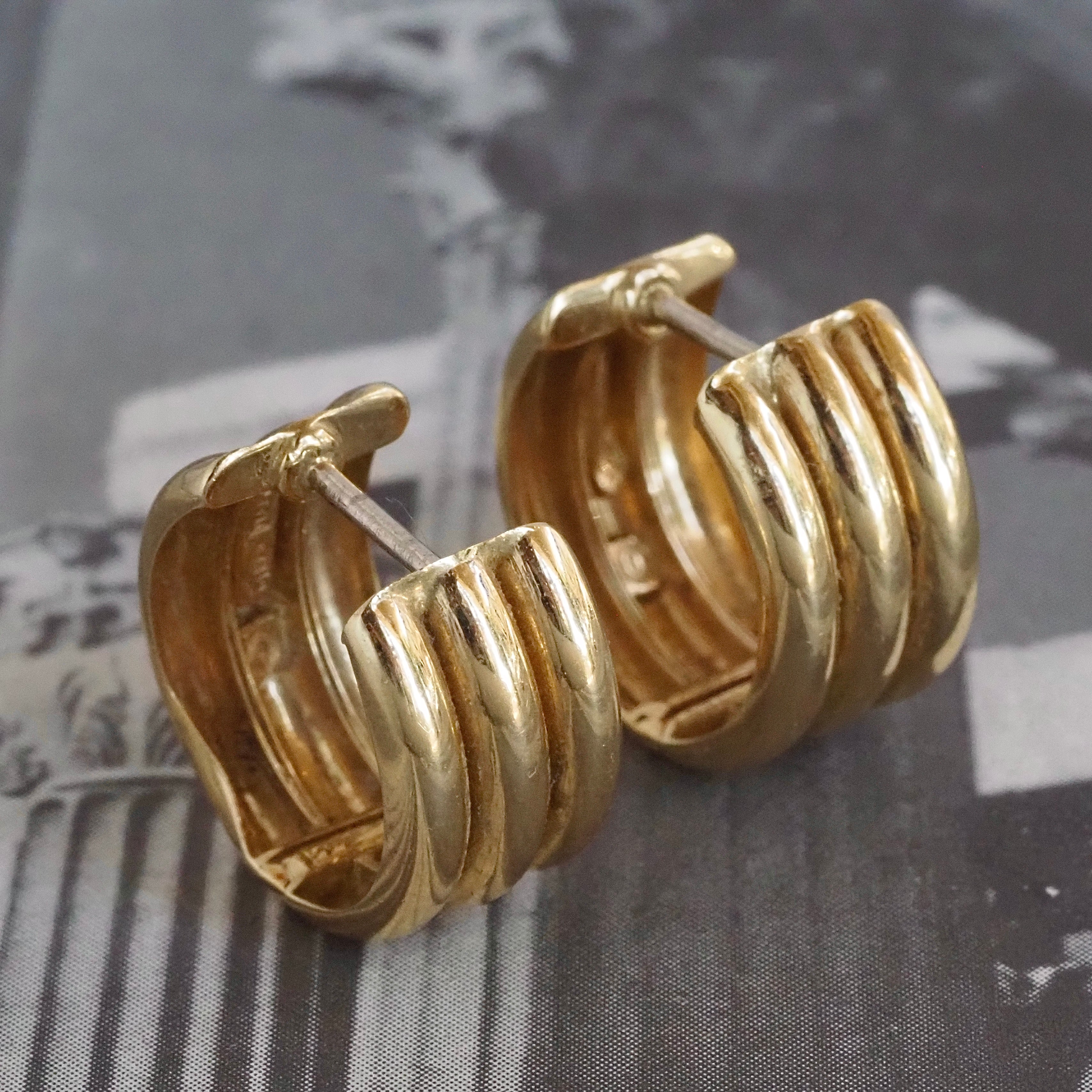 Vintage Triple Ridge Hinged Huggie 14k Gold Hoops
