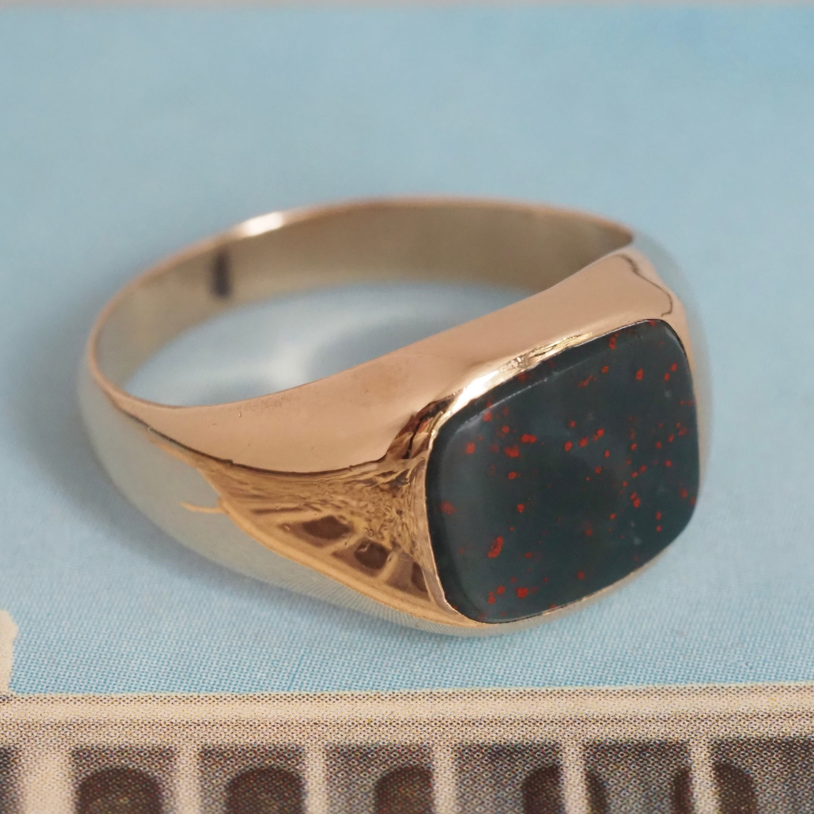 Vintage Curved Bloodstone 14k Gold Signet Ring