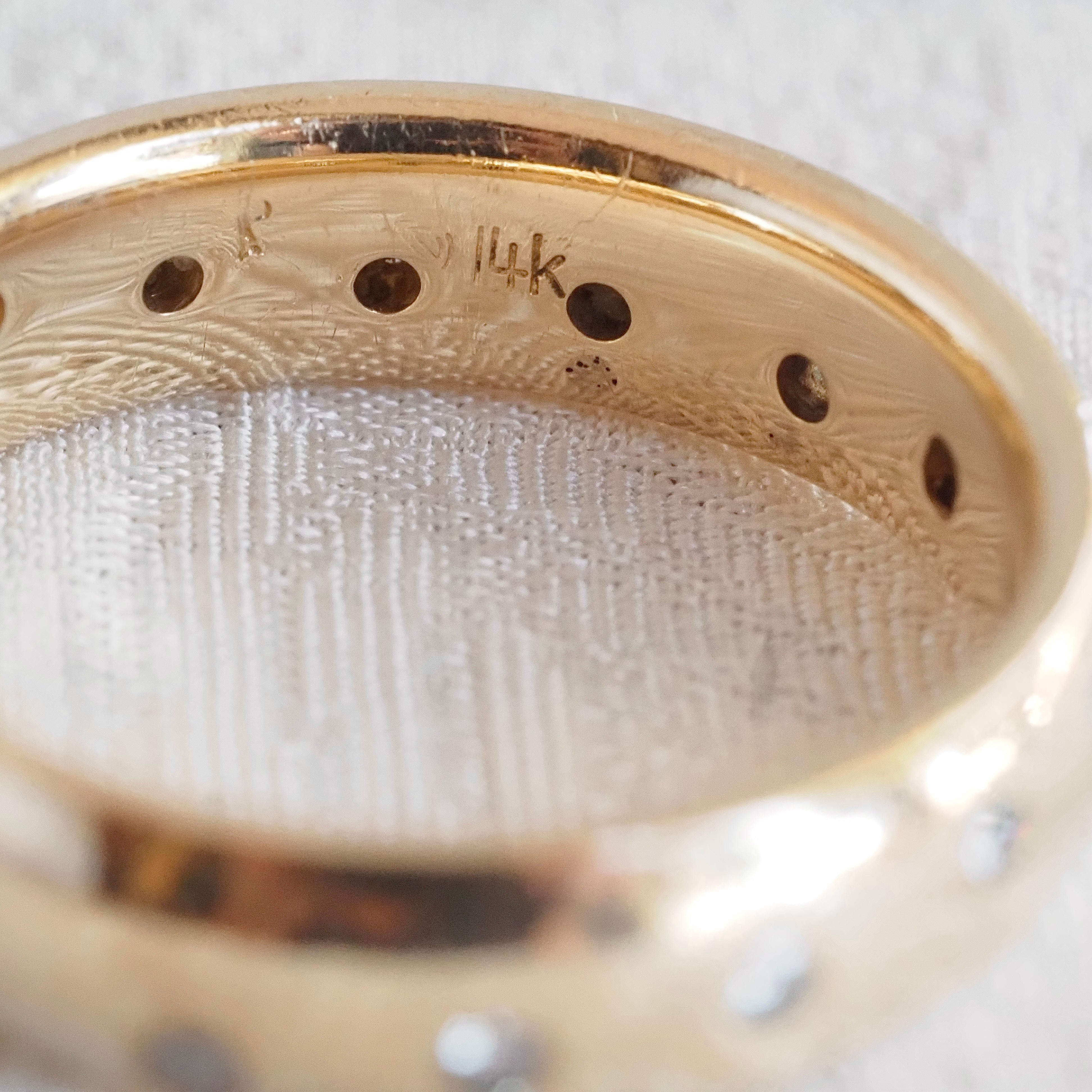 Vintage Meandering Diamonds 14k Gold Comfort Fit Band