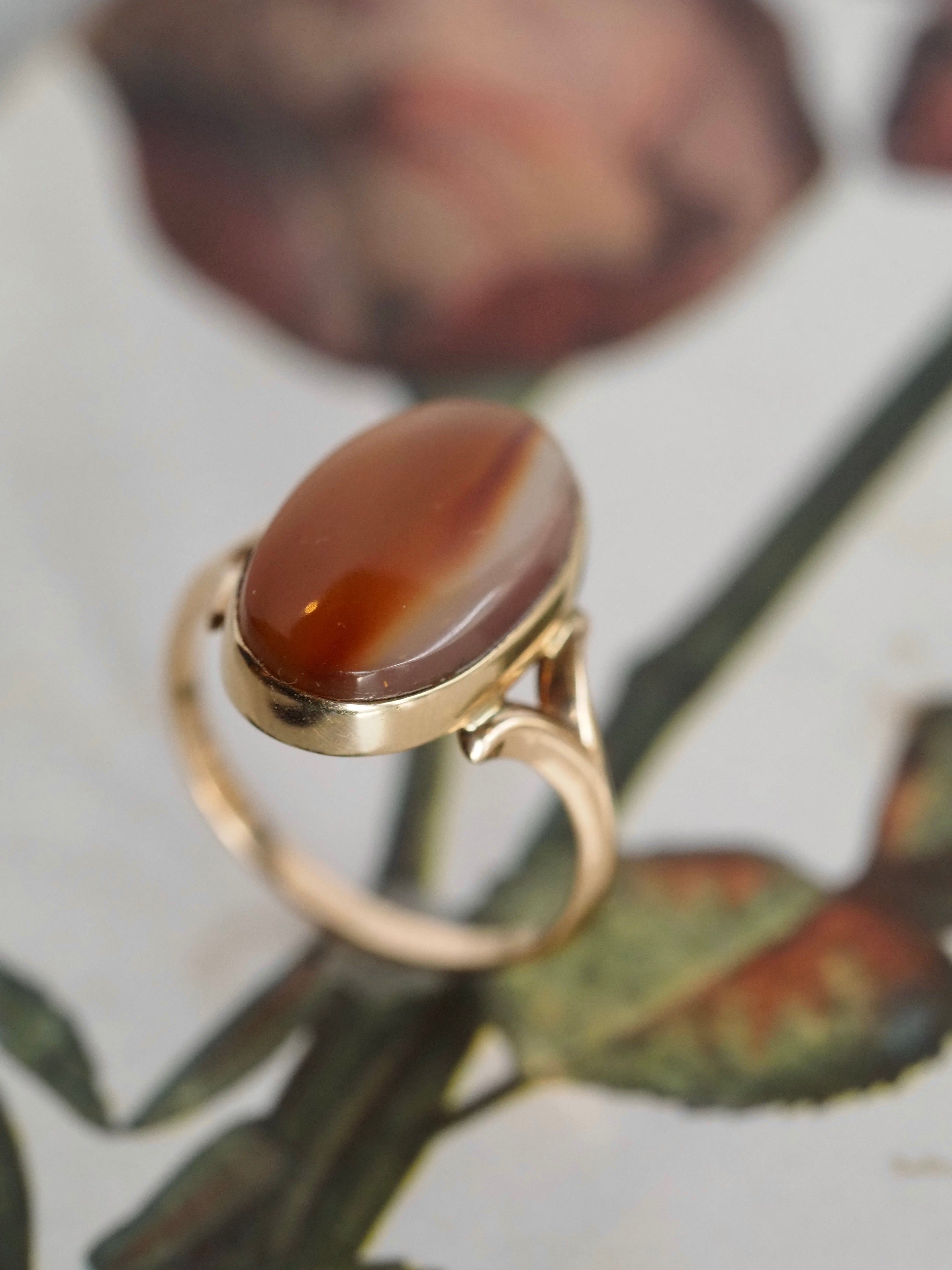 Antique Oval Agate 10k Gold Ring