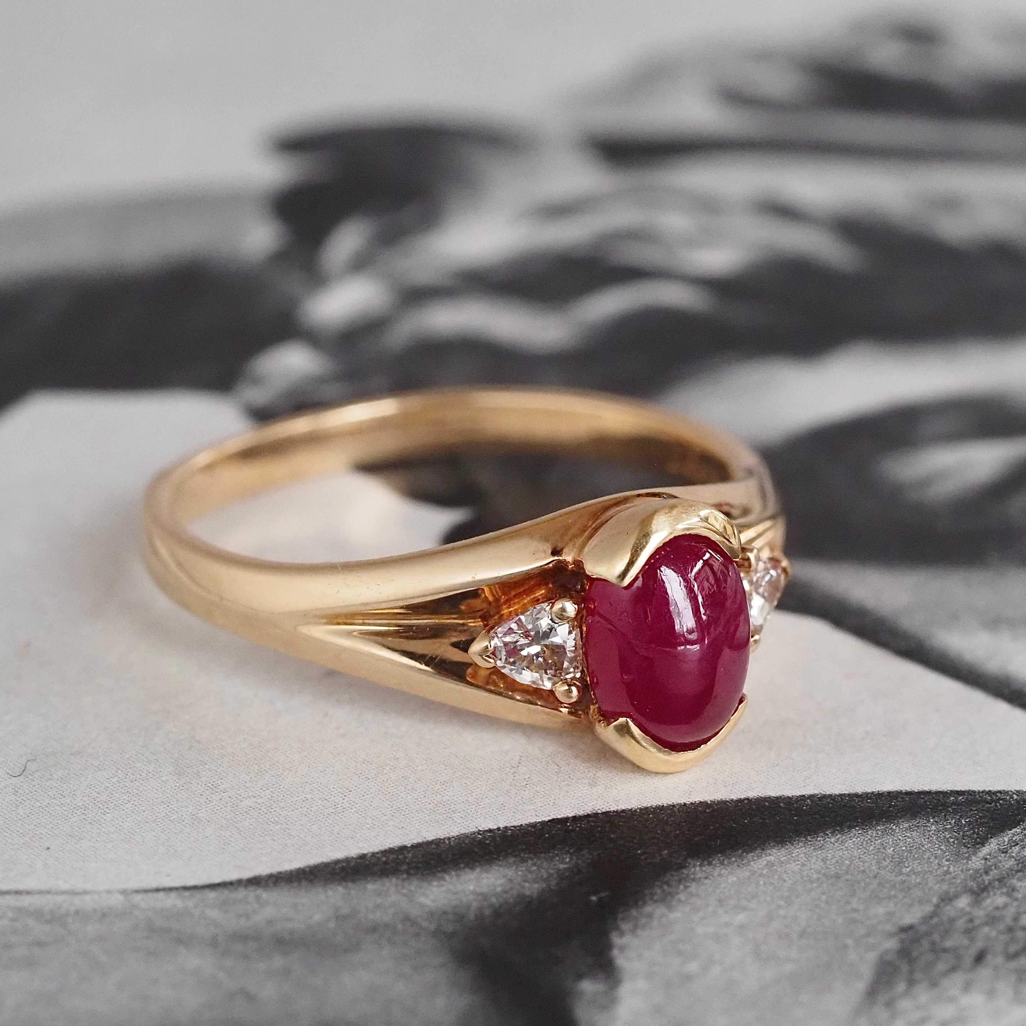 Vintage Natural Ruby Cabochon Trillion Cut Diamond 14k Gold Ring