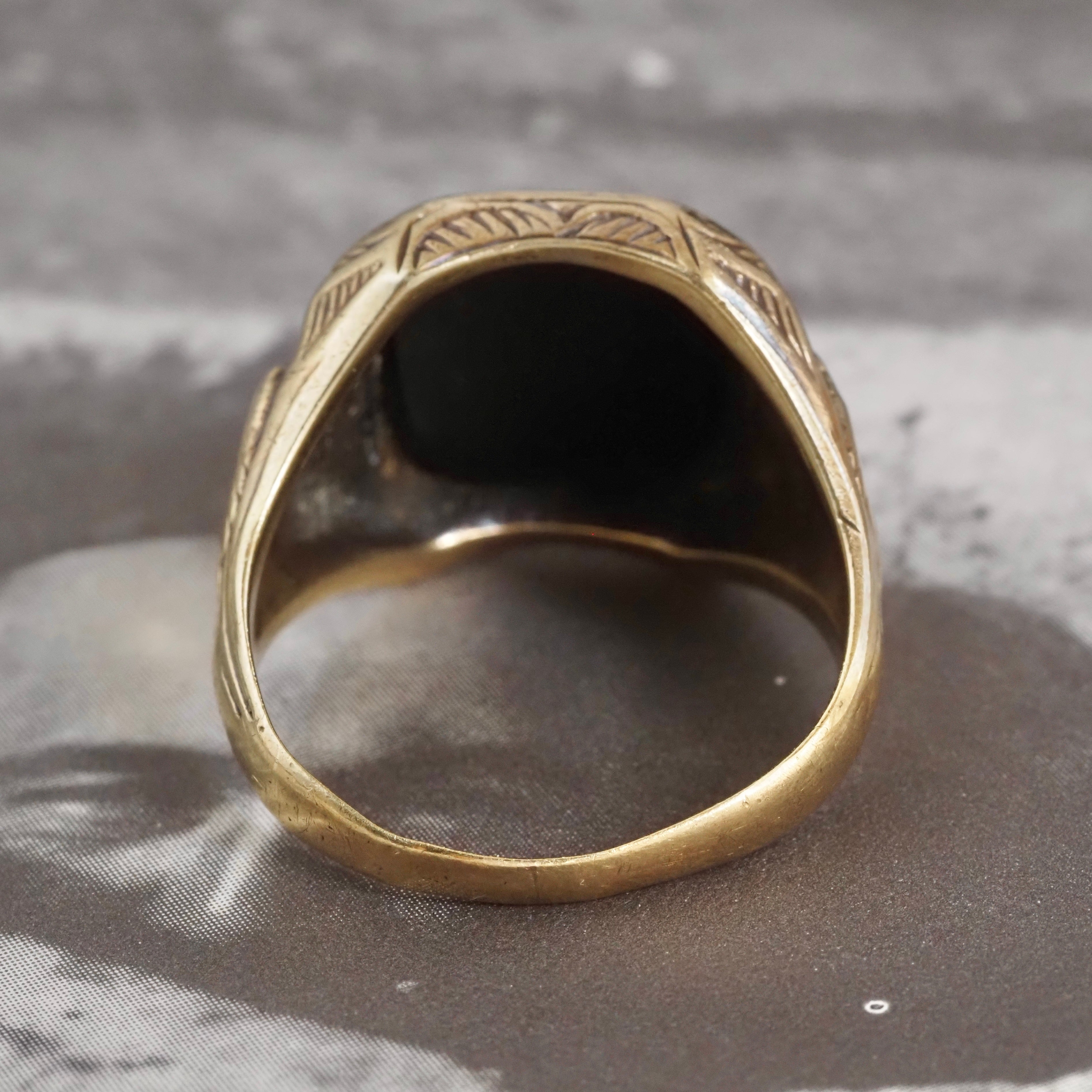 Vintage Onyx 14k Gold Lions and Columns Signet Ring
