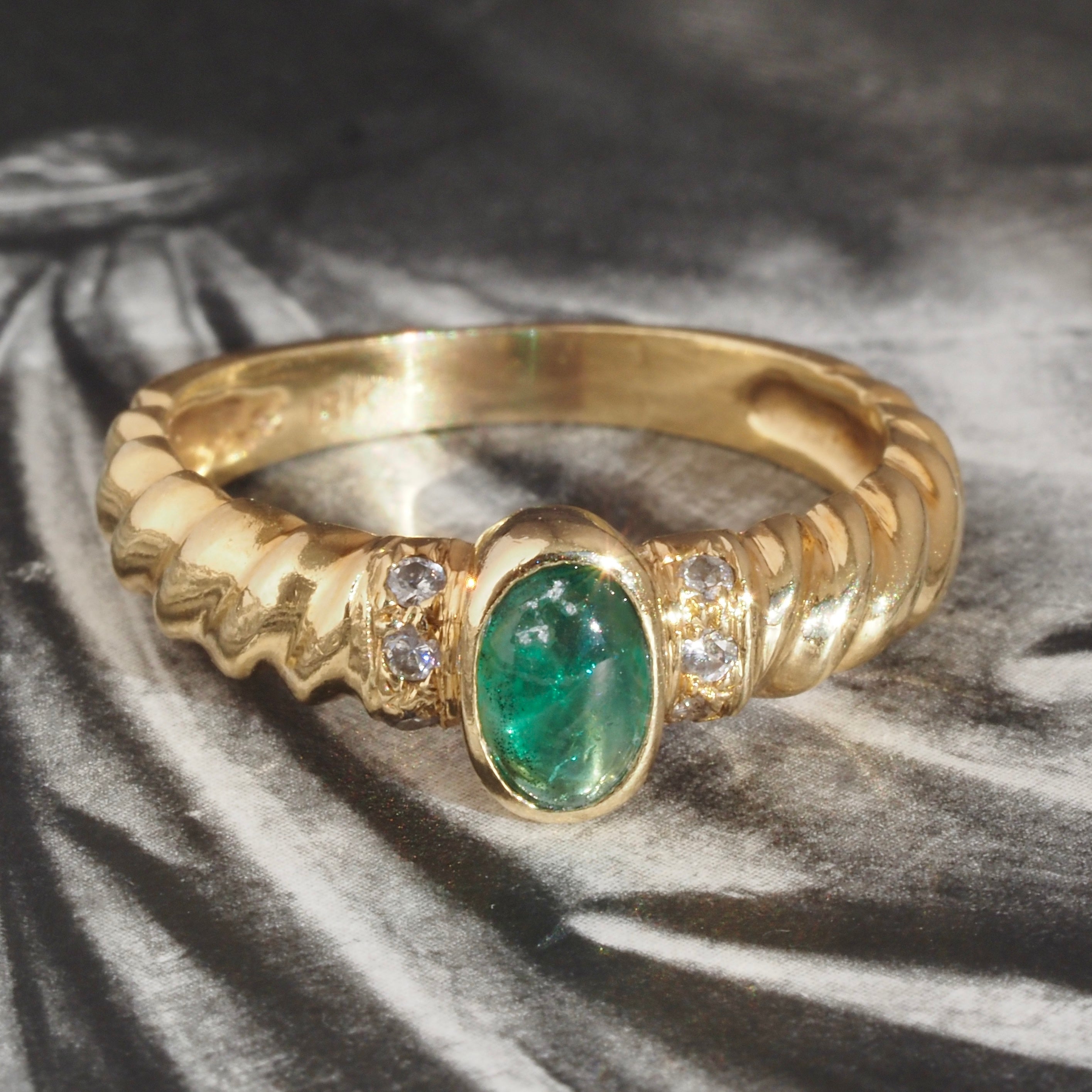 Vintage Twisty Emerald and Diamond 18k Gold Ring